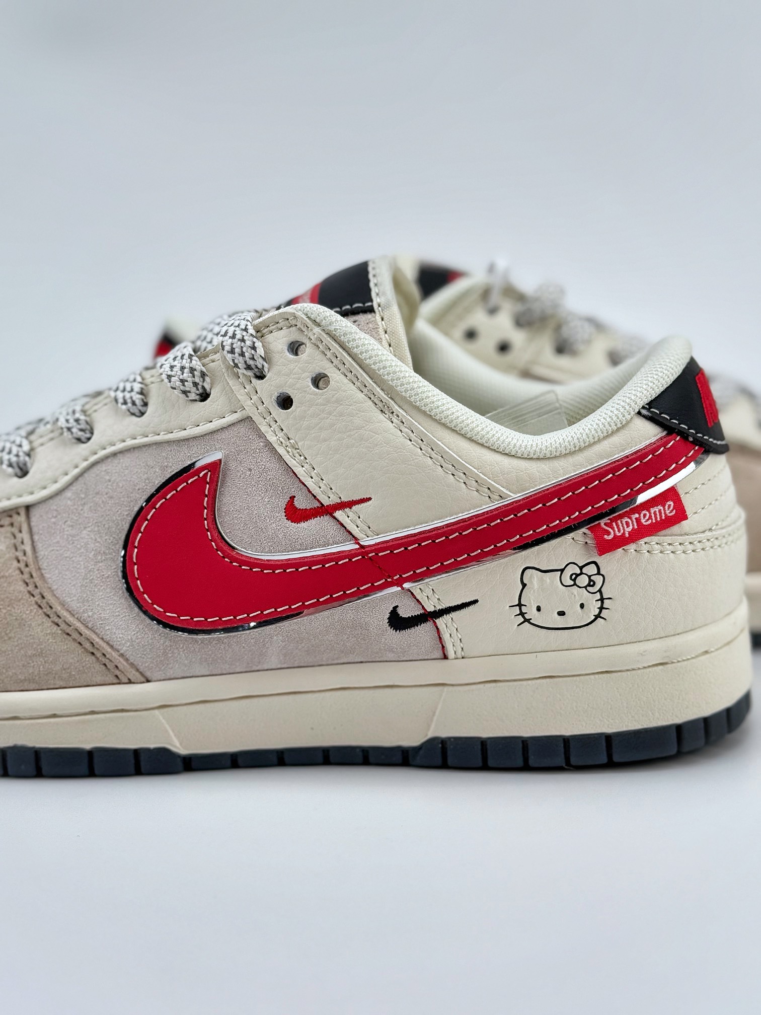 Nike SB Dunk Low x Supreme 米棕红三小钩满天星 XY1688-018