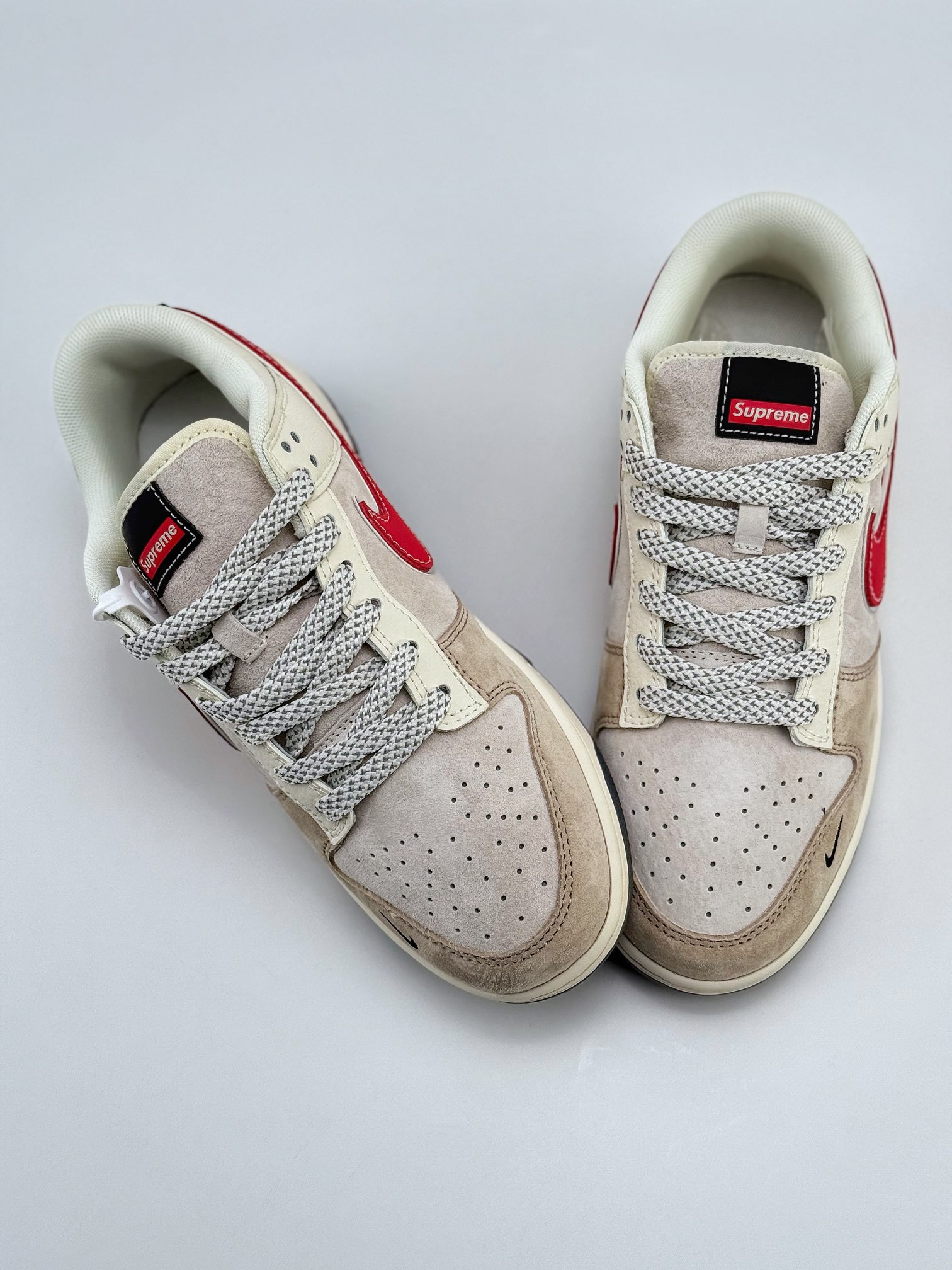 Nike SB Dunk Low x Supreme 米棕红三小钩满天星 XY1688-018