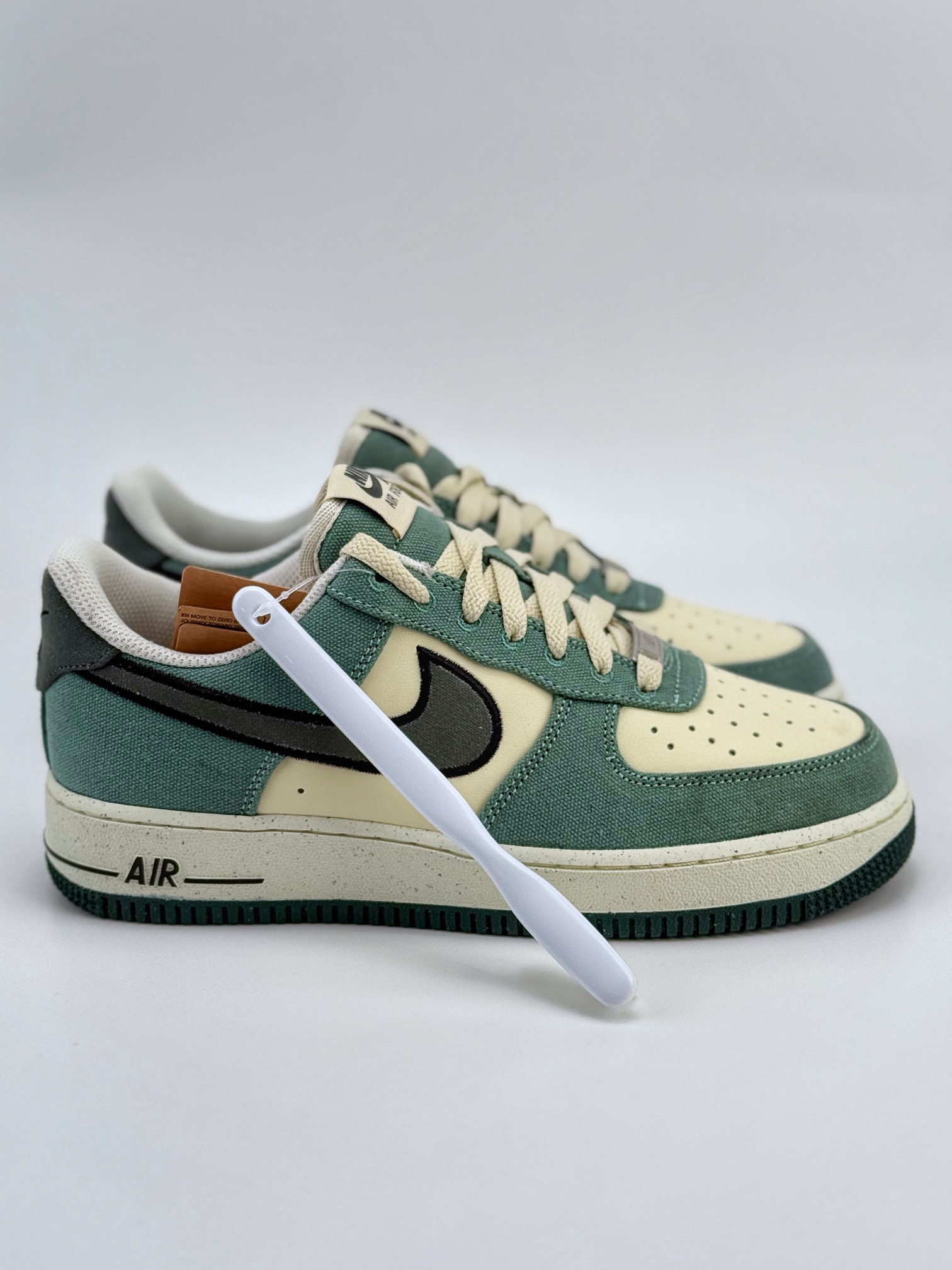 Nike Air Force 1 Low 07 ”Notebook Scribbles” 绿米色 FN4731-100