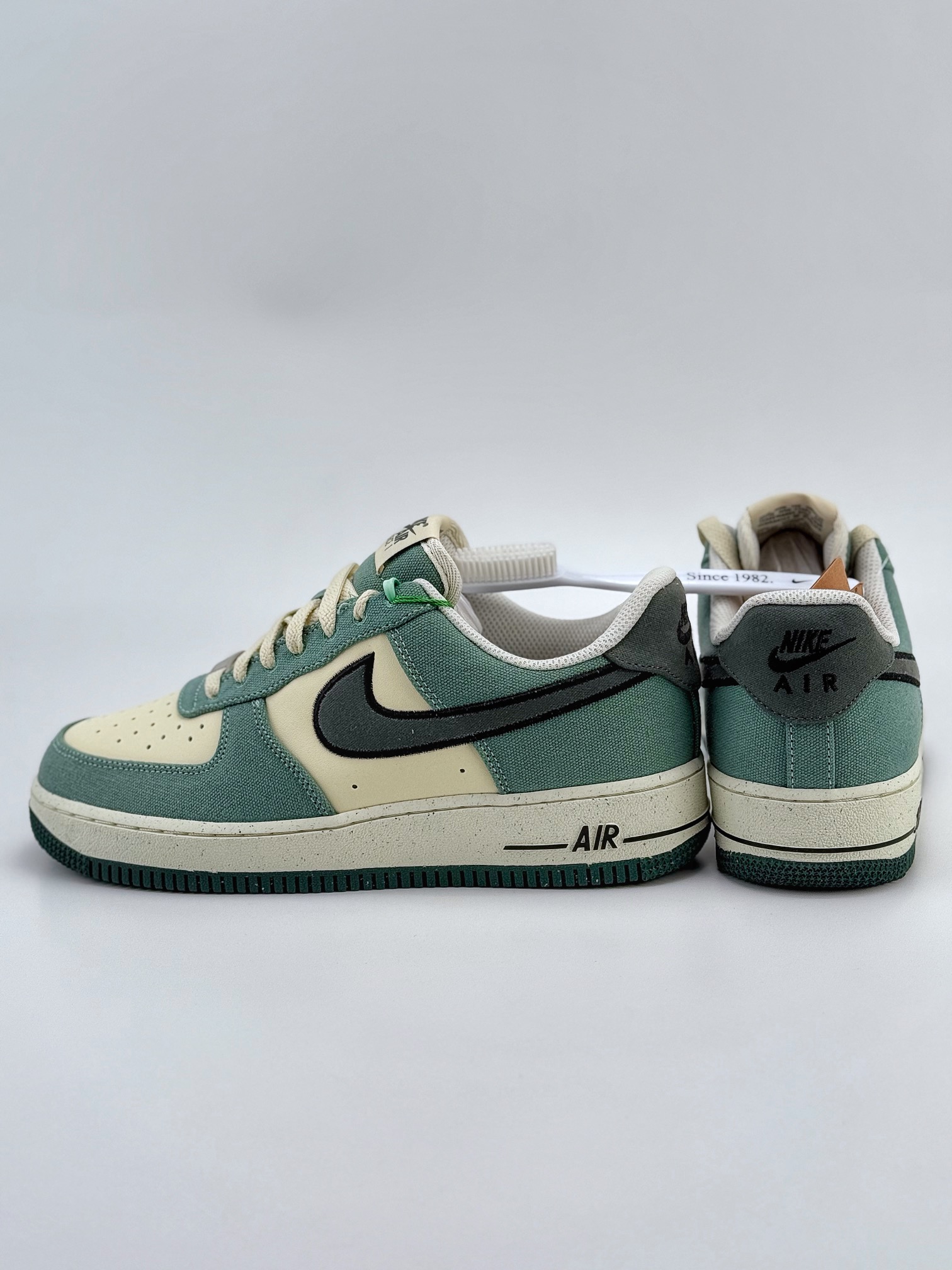 Nike Air Force 1 Low 07 ”Notebook Scribbles” 绿米色 FN4731-100