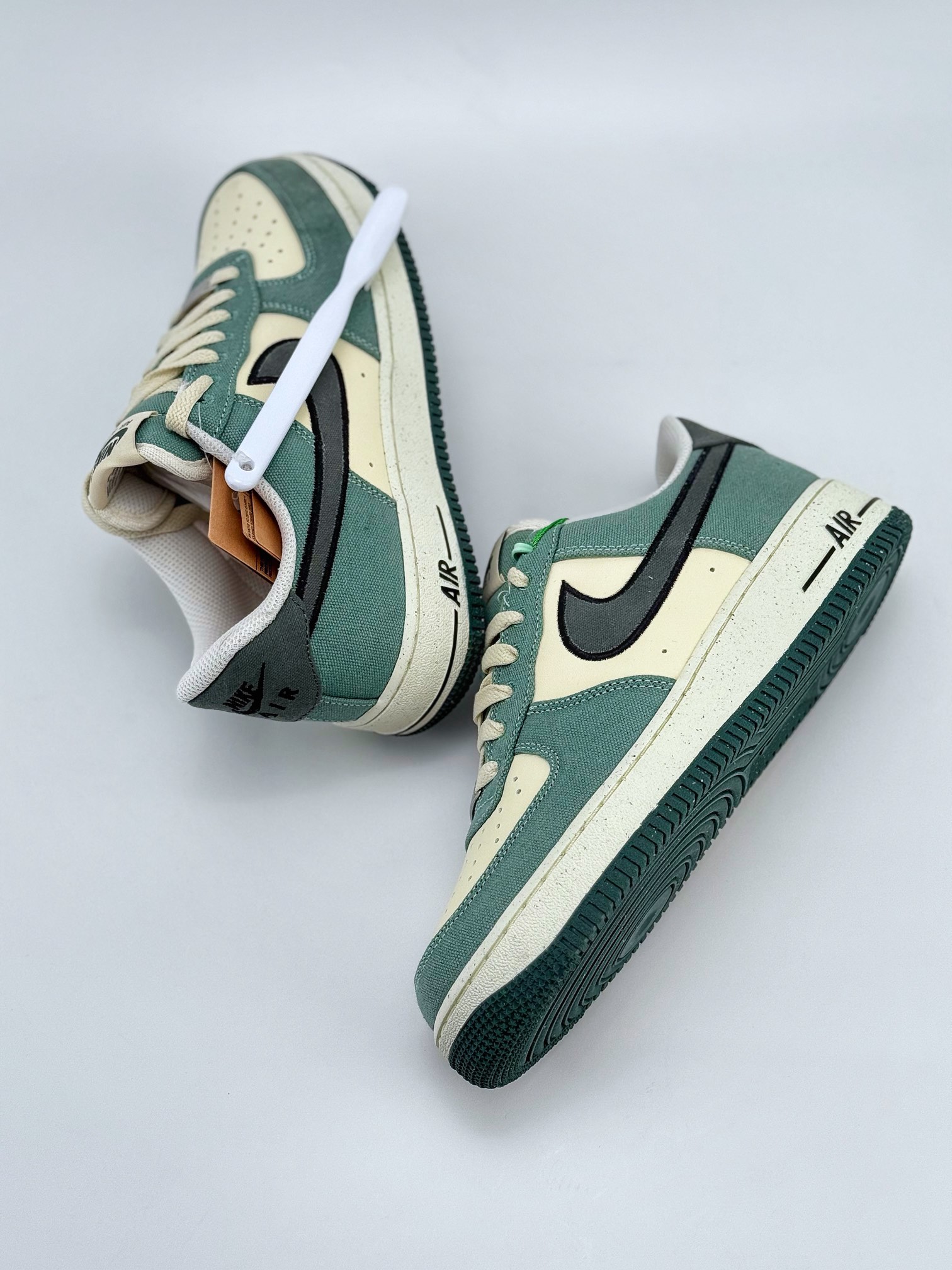 Nike Air Force 1 Low 07 ”Notebook Scribbles” 绿米色 FN4731-100