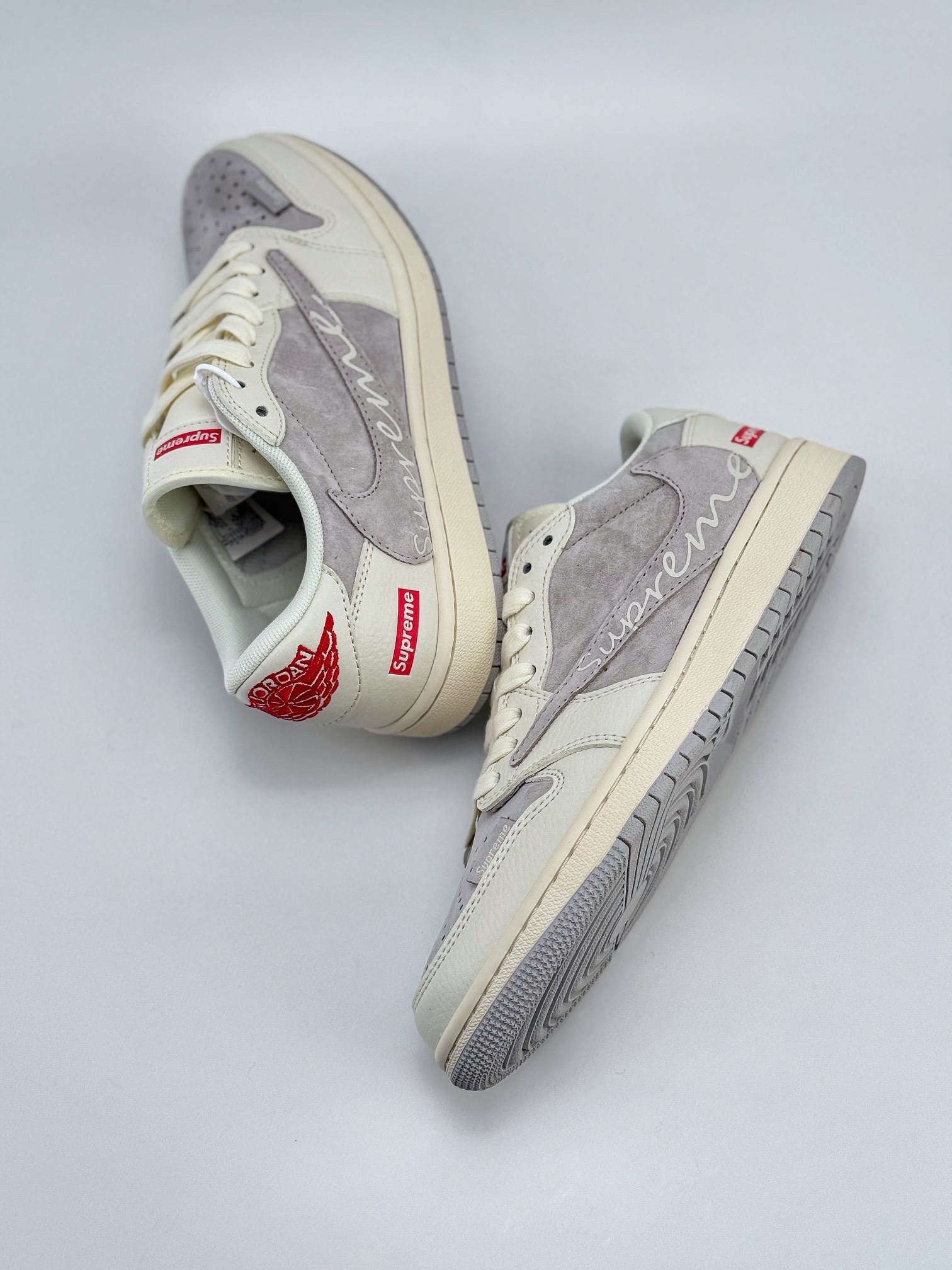 Travis Scott x Nike Air Jordan 1 Low x Supreme Air Jordan 1 Low 反转米灰倒钩 XZ3086-004