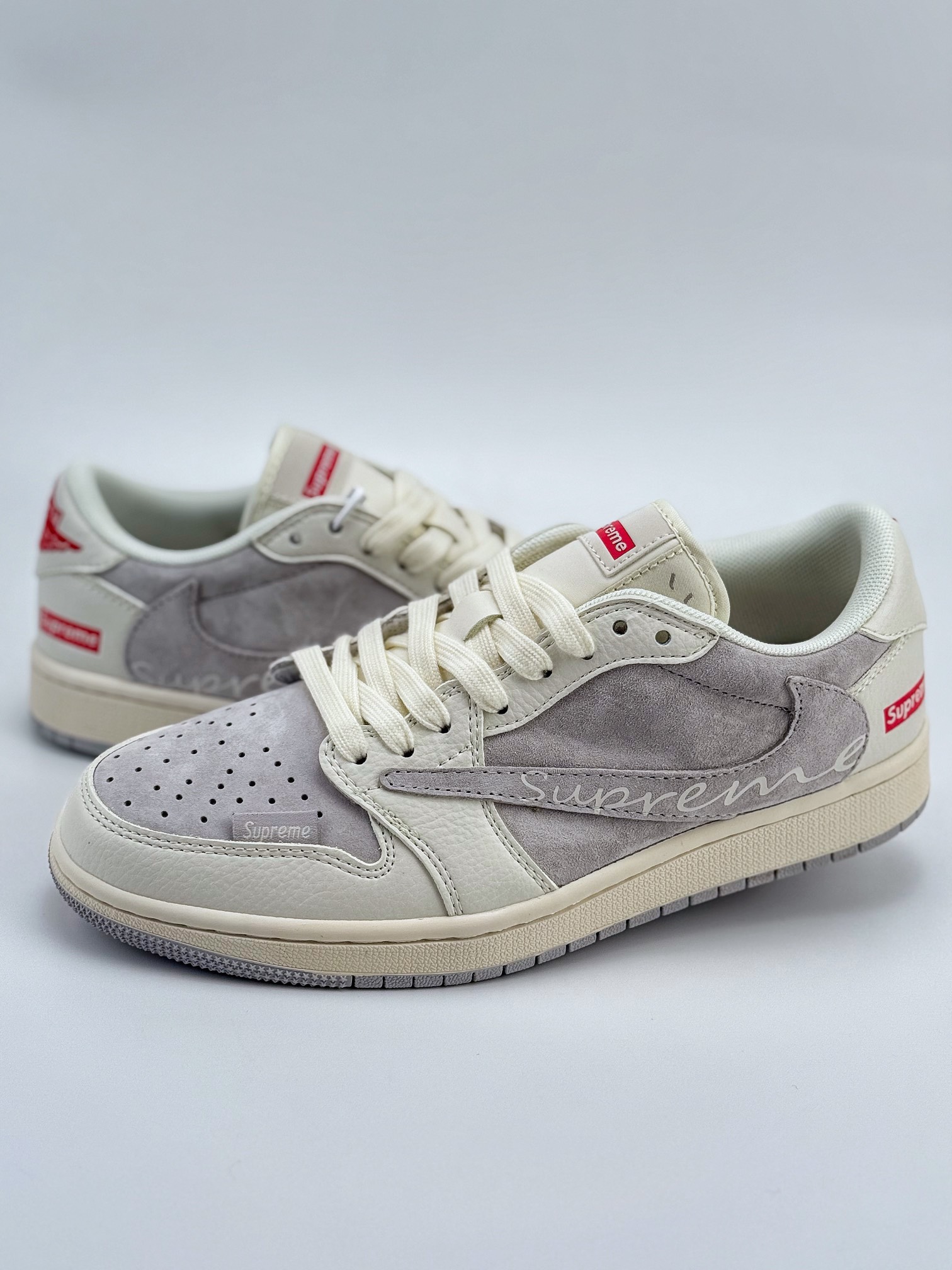 Travis Scott x Nike Air Jordan 1 Low x Supreme Air Jordan 1 Low 反转米灰倒钩 XZ3086-004