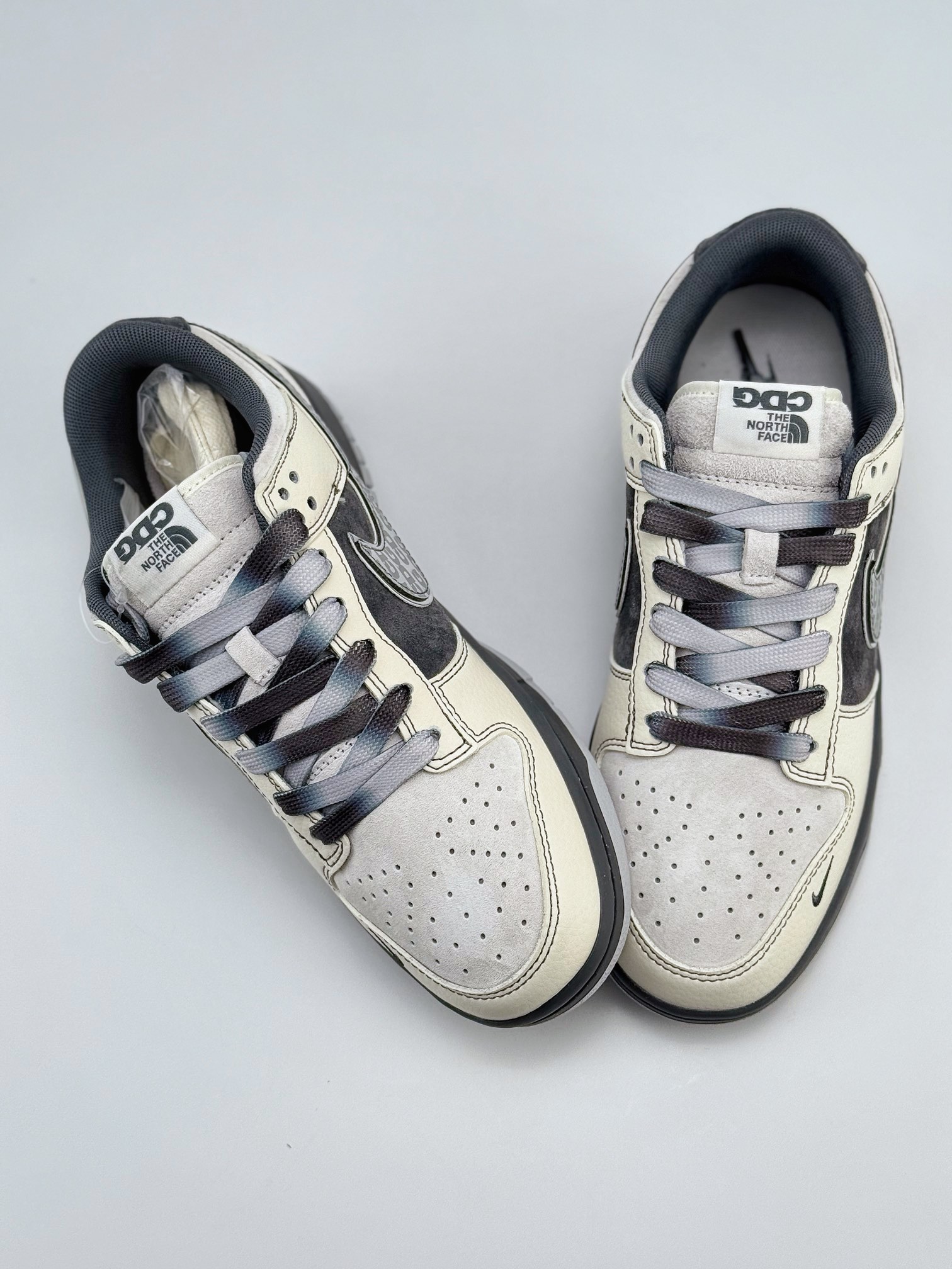 Nike SB Dunk Low x CDG x The North Face 米灰小钩 XX3168-202