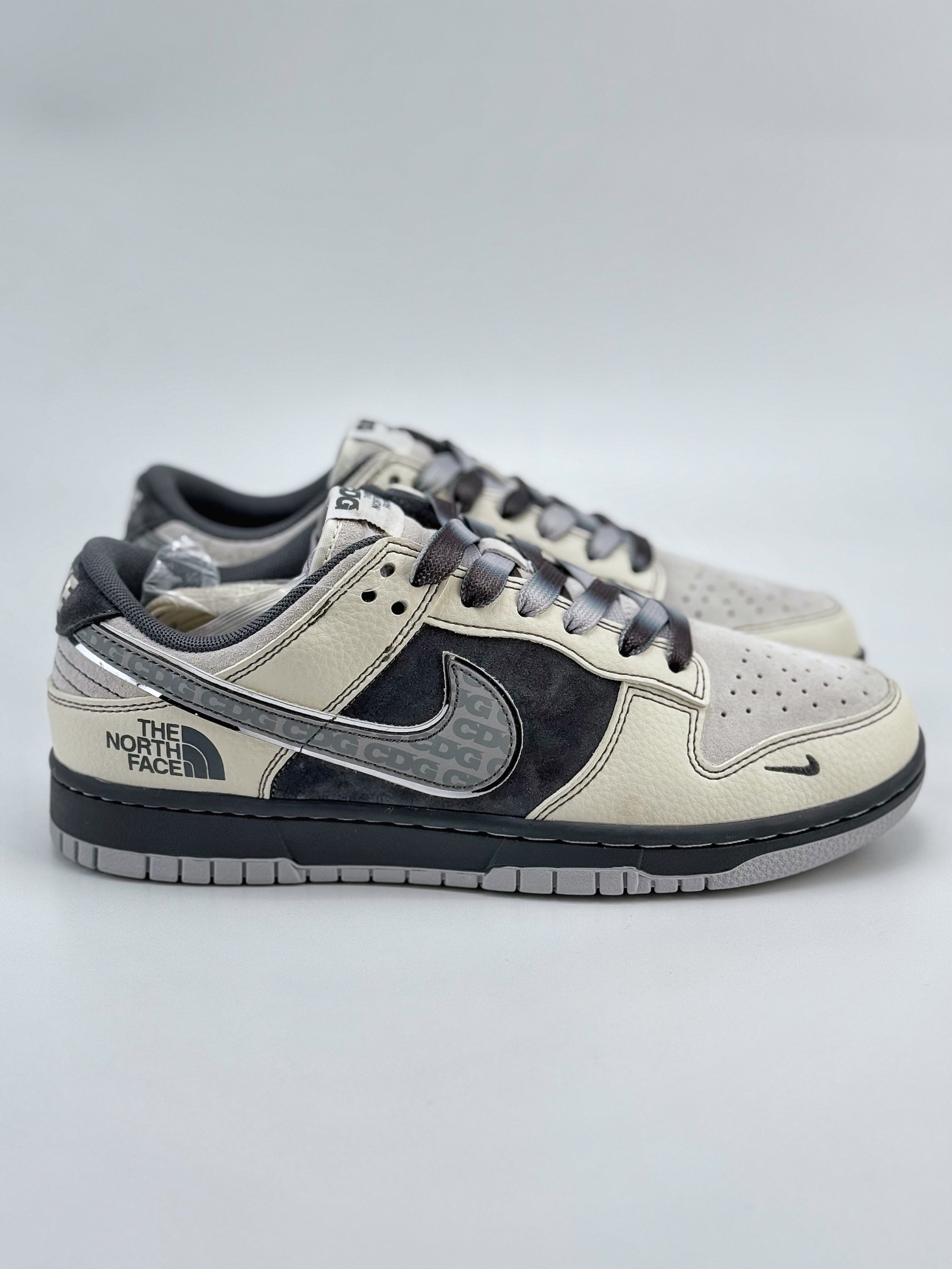 Nike SB Dunk Low x CDG x The North Face 米灰小钩 XX3168-202