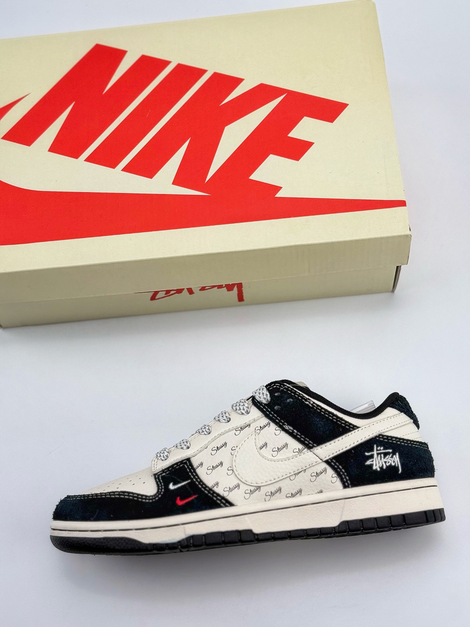 Nike SB Dunk Low x Stussy 米黑双小钩满天星 XY1688-017