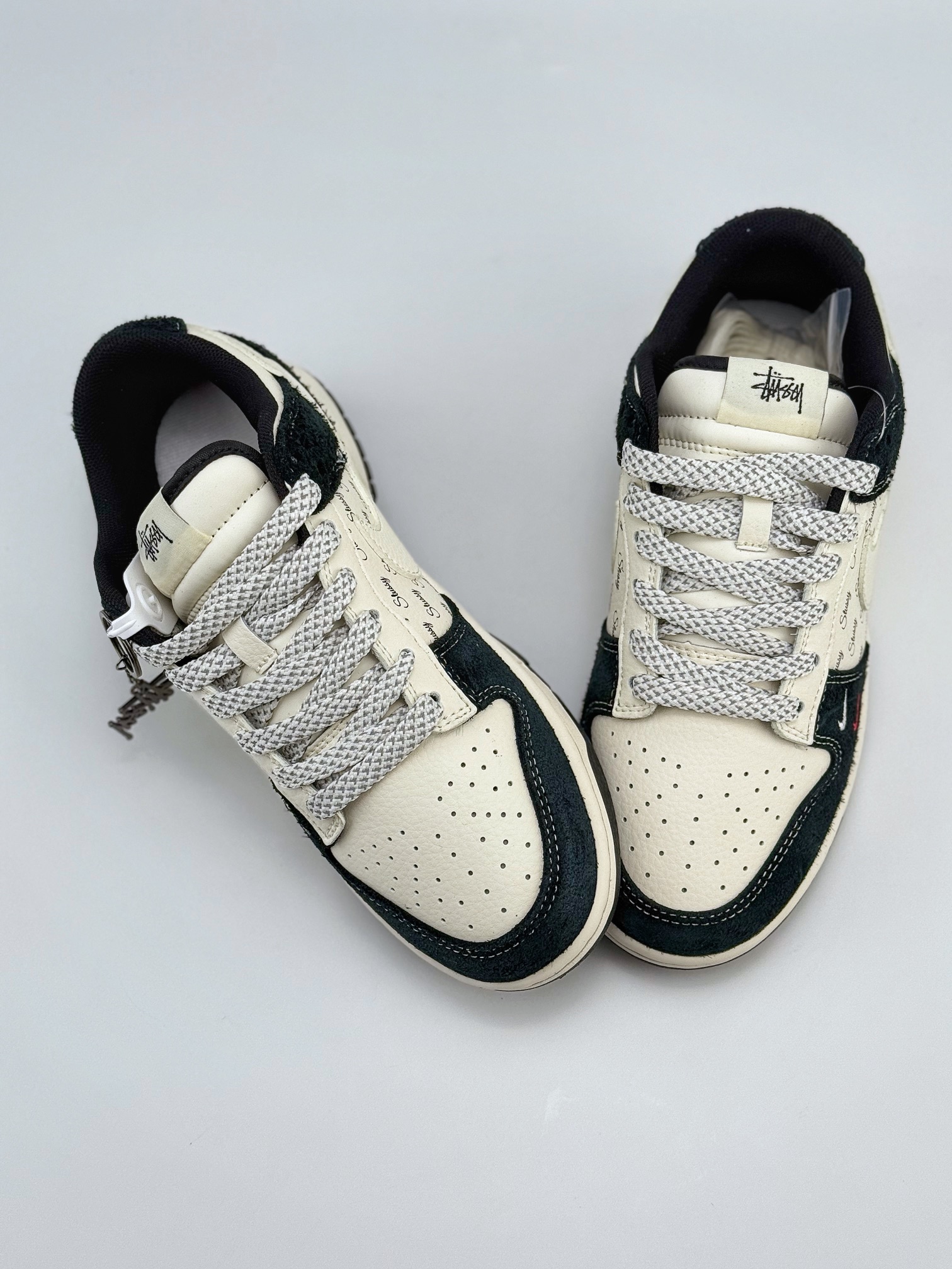 Nike SB Dunk Low x Stussy 米黑双小钩满天星 XY1688-017