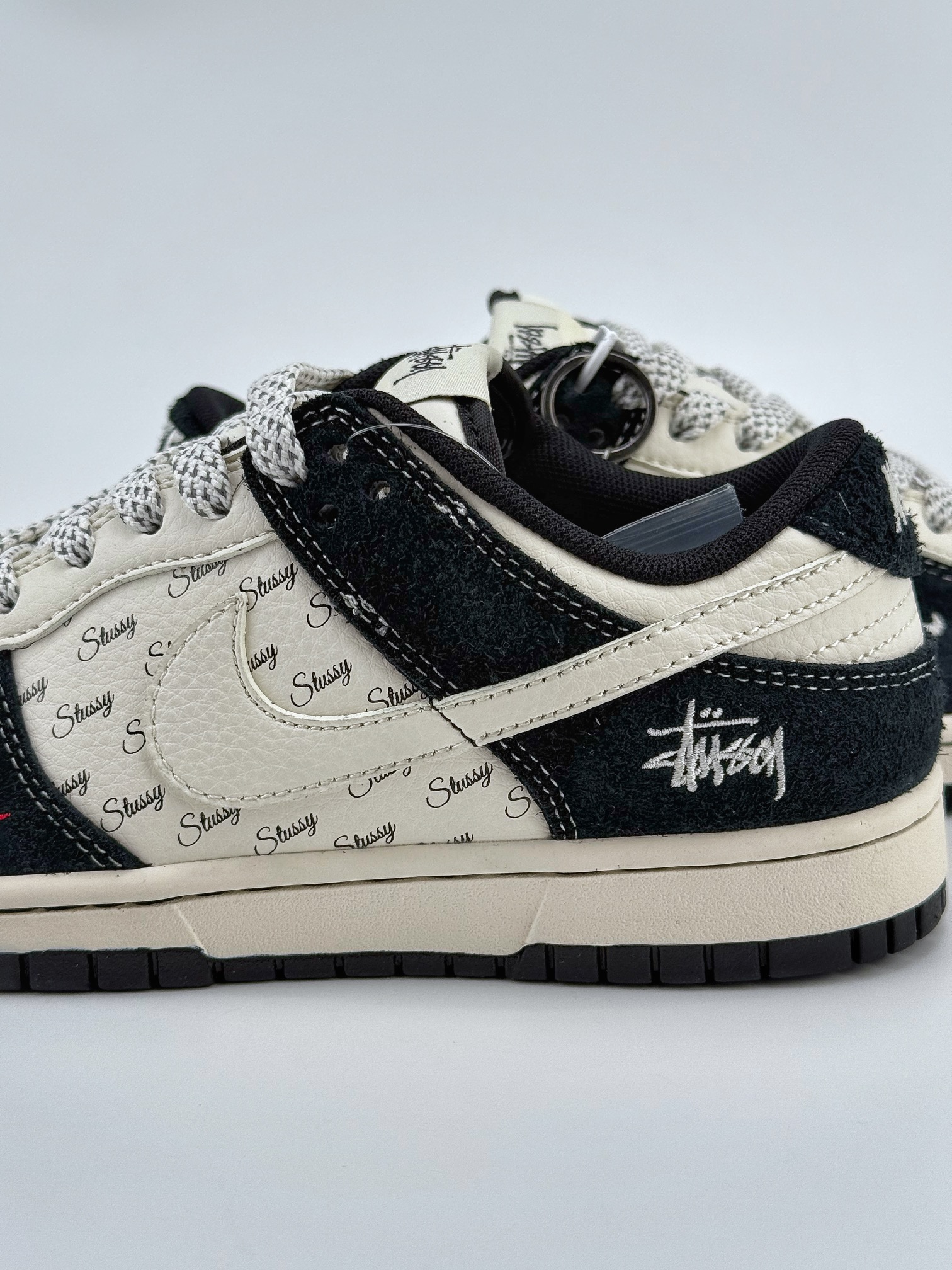 Nike SB Dunk Low x Stussy 米黑双小钩满天星 XY1688-017