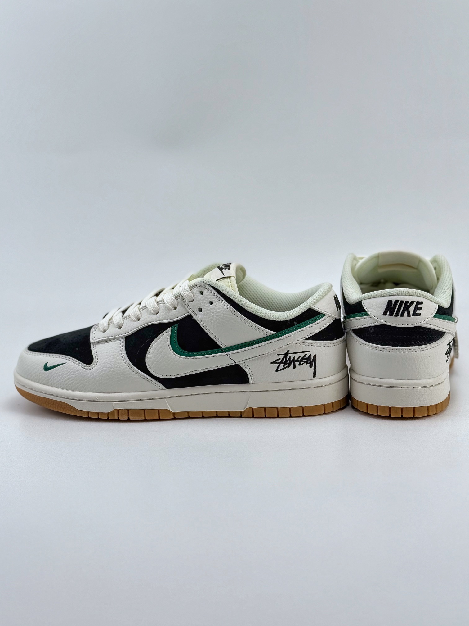 Nike SB Dunk Low x Stussy 白黑双钩绿小钩 SF1029-406