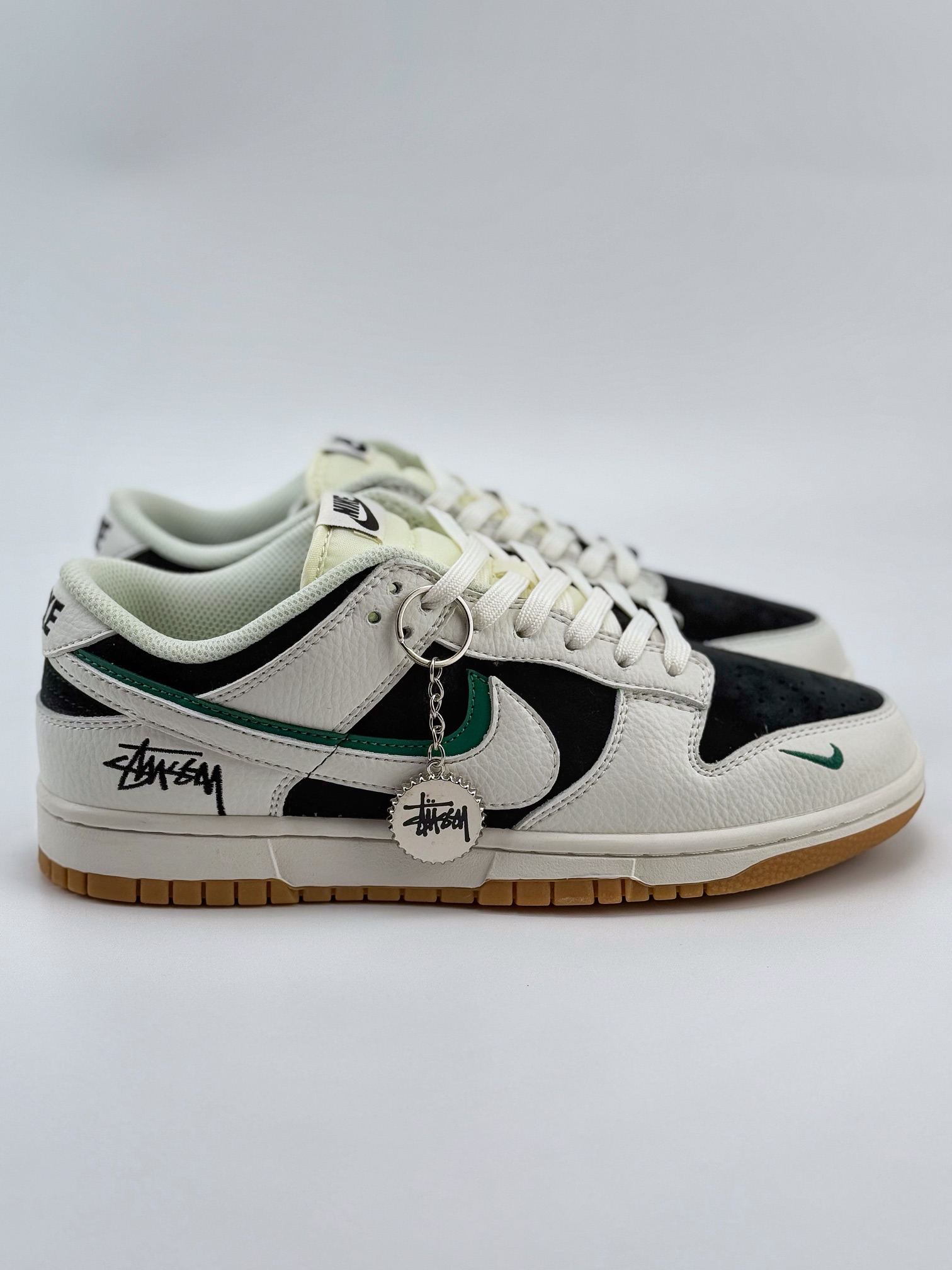 Nike SB Dunk Low x Stussy 白黑双钩绿小钩 SF1029-406