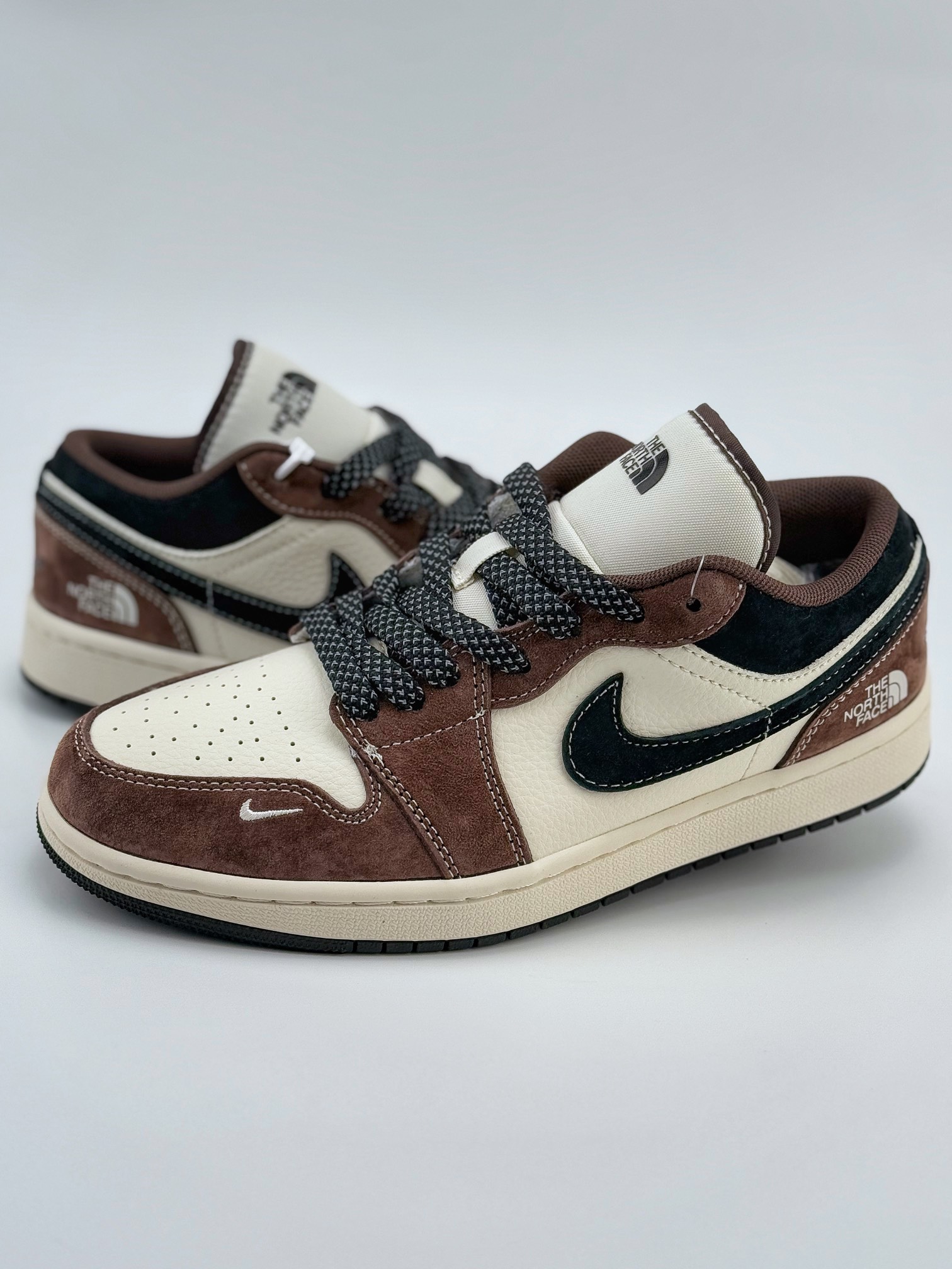 Air Jordan 1 Retro Low x The North Face 米棕黑小钩满天星 XS6086-004