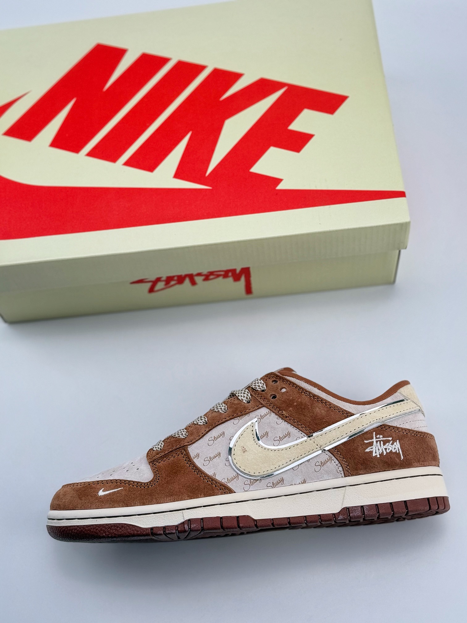 Nike SB Dunk Low x Stussy 米灰棕小钩满天星 XX3168-601