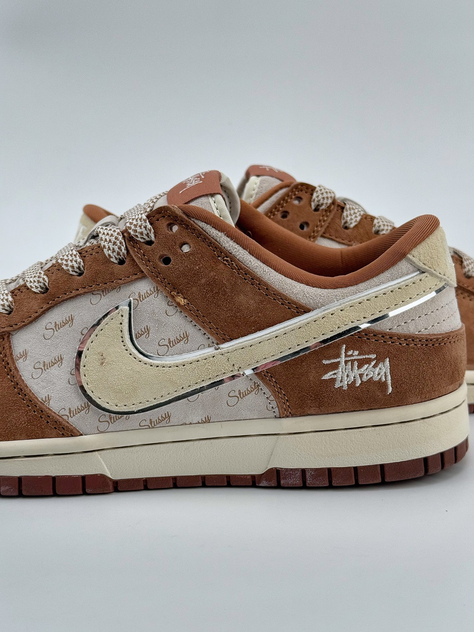 Nike SB Dunk Low x Stussy 米灰棕小钩满天星 XX3168-601