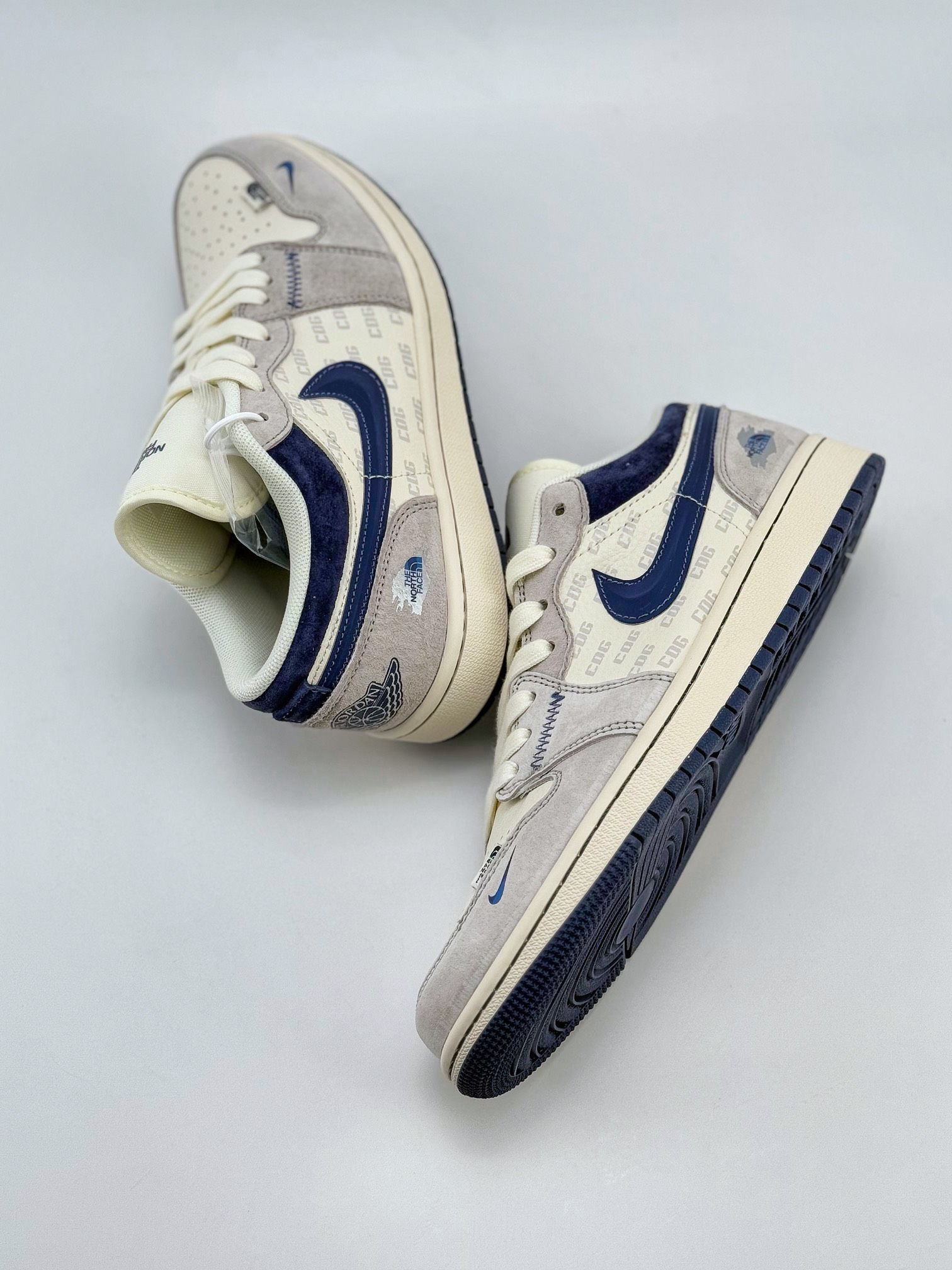 Air Jordan 1 Retro Low x The North Face 灰蓝小钩 DM9188-010
