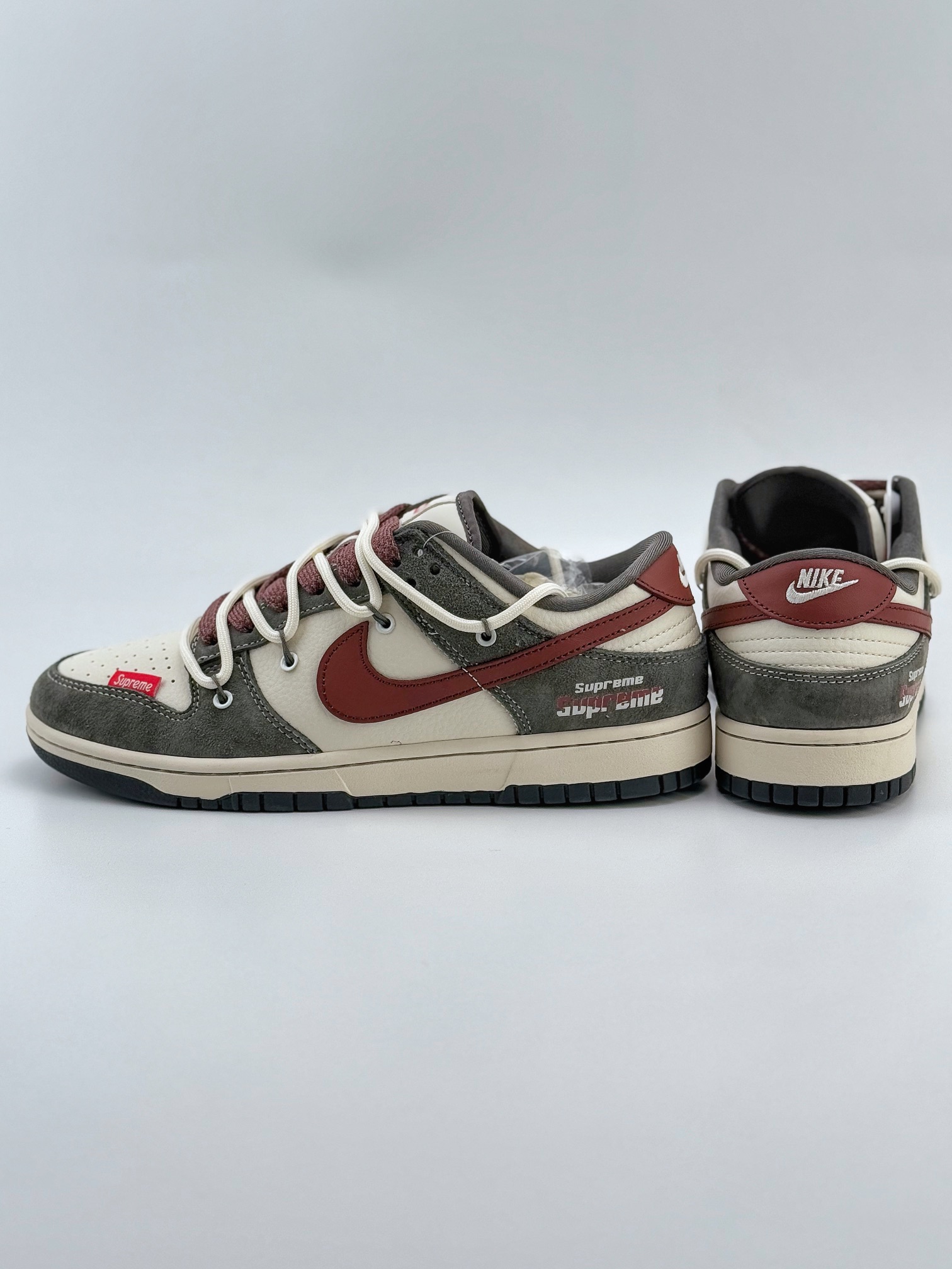 Nike SB Dunk Low x Supreme 米绿红绑带满天星 XS1186-102