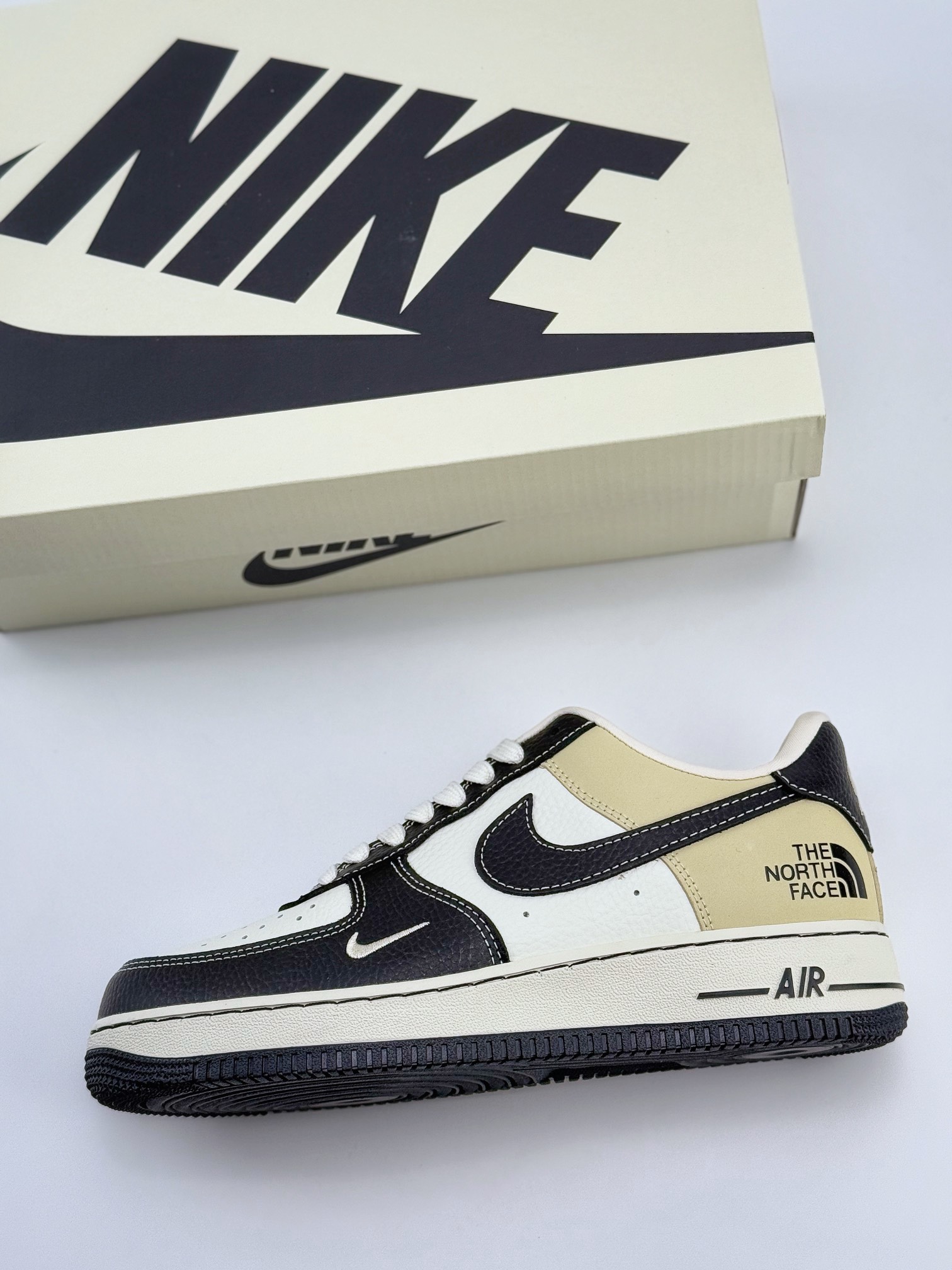 Nike Air Force 1 Low 07 x The North Face 米灰黄小钩  CH6336-513