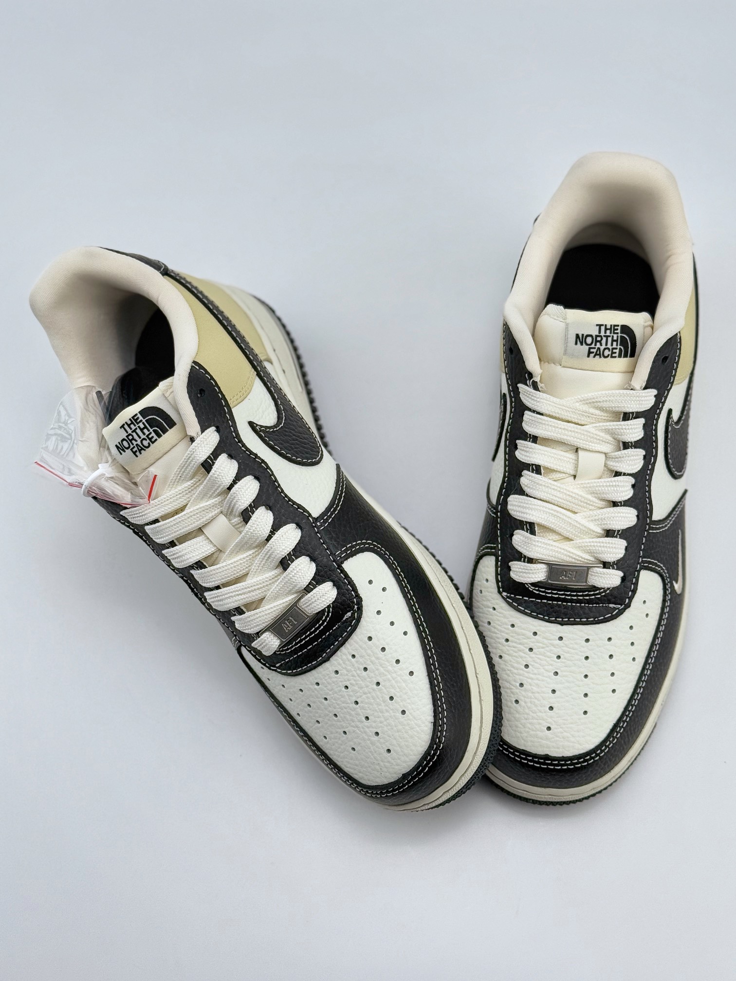 Nike Air Force 1 Low 07 x The North Face 米灰黄小钩  CH6336-513