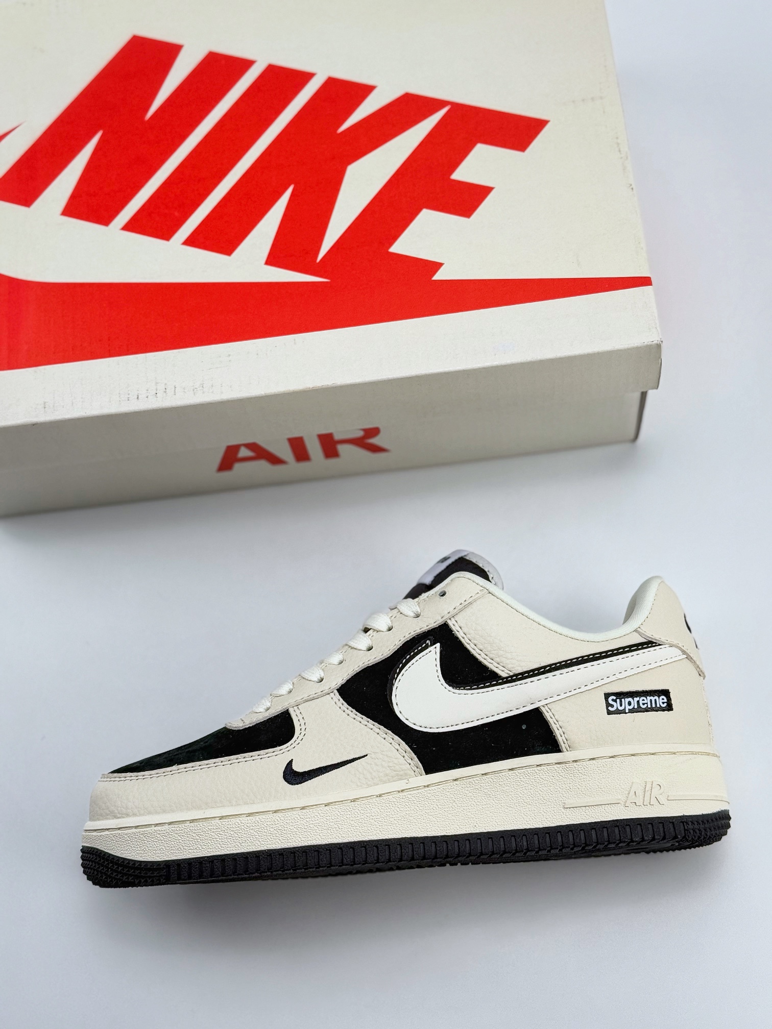 Nike Air Force 1 Low 07 x Supreme 米黑小钩 DF0188-019