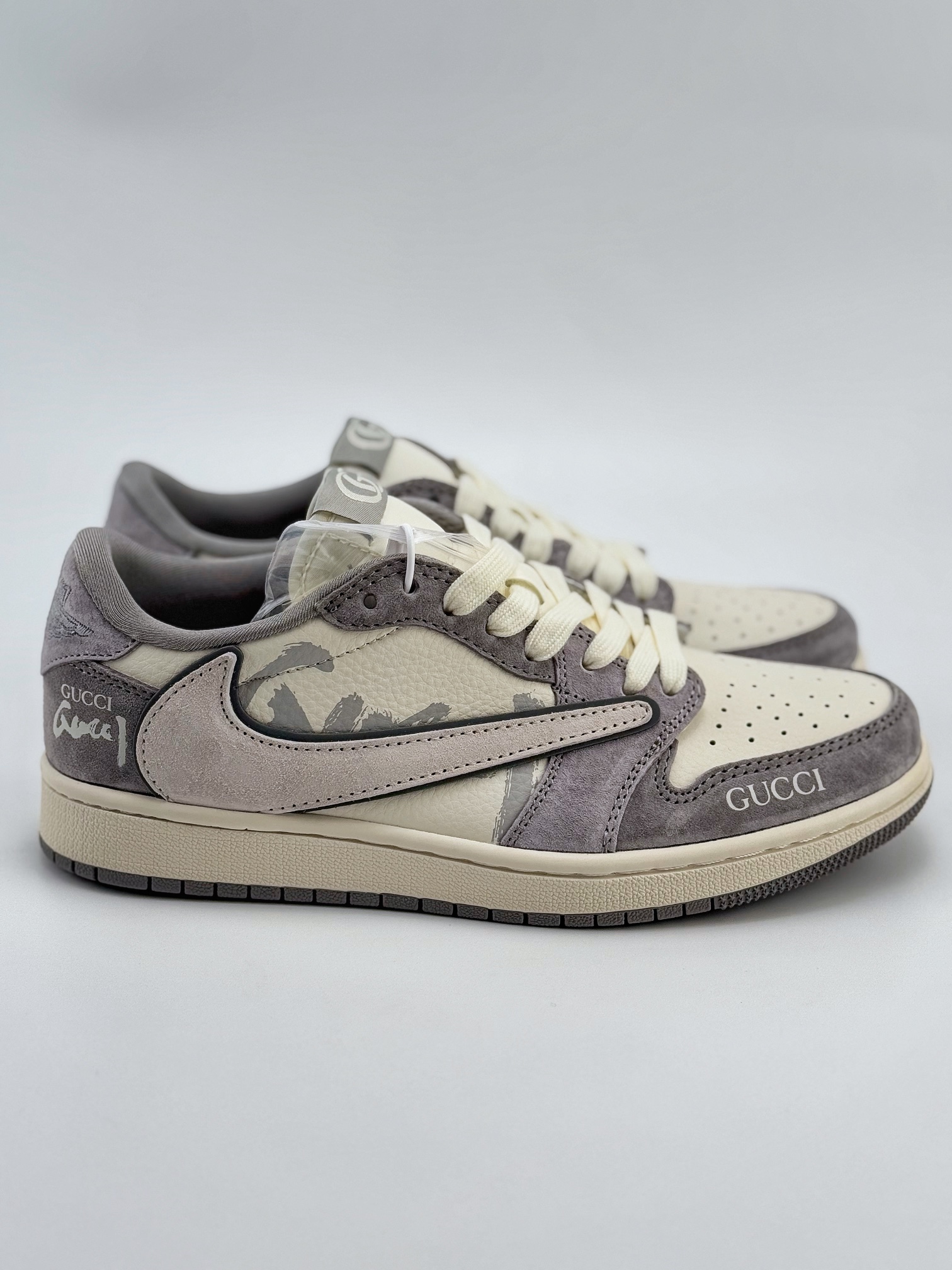 Travis Scott x Nike Air Jordan 1 Low x GUCCI Air Jordan 1 Low 反转米灰倒钩  DM9288-001