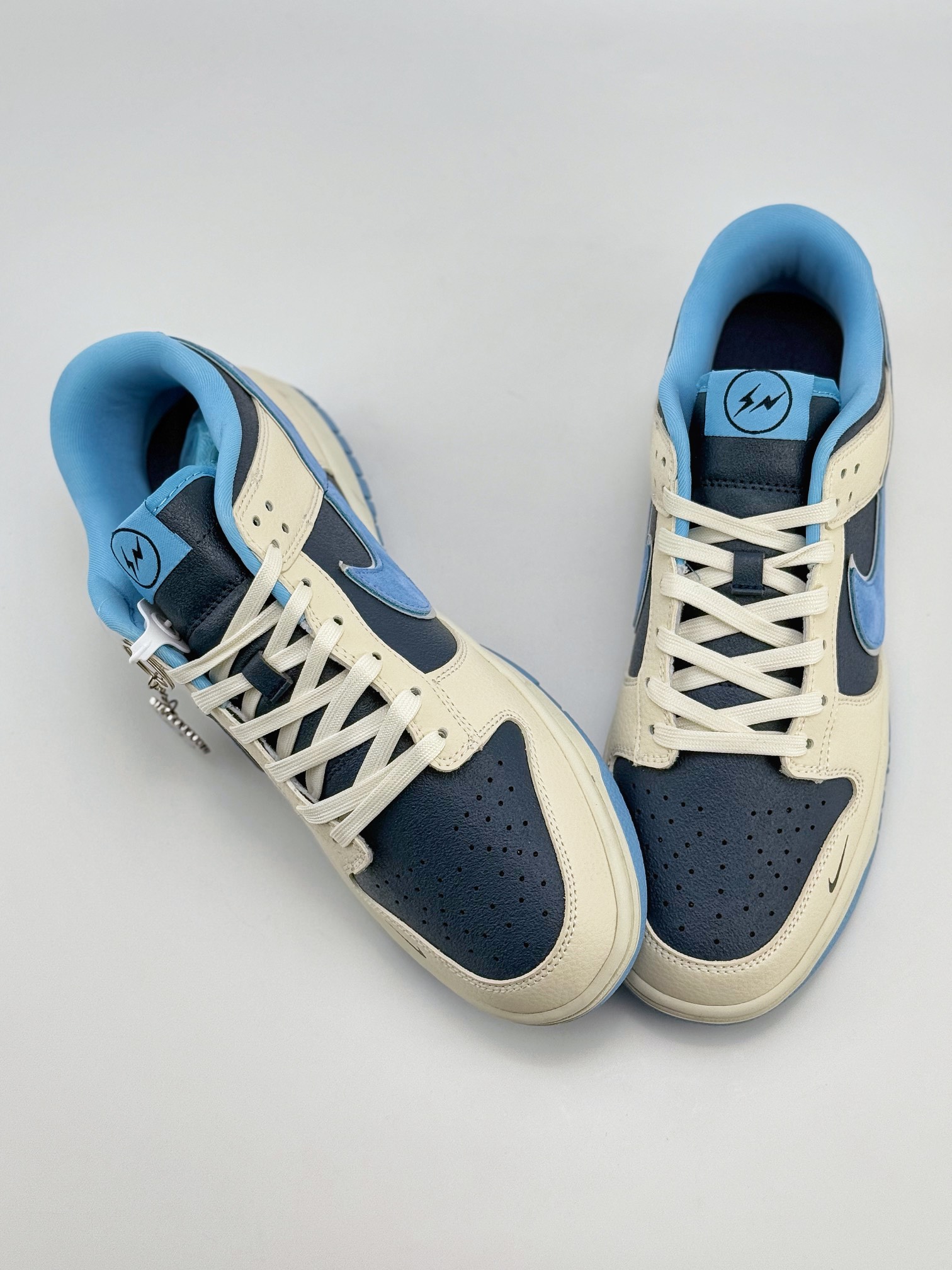 Nike SB Dunk Low x Fragment Design 米蓝小钩  LW1818-107