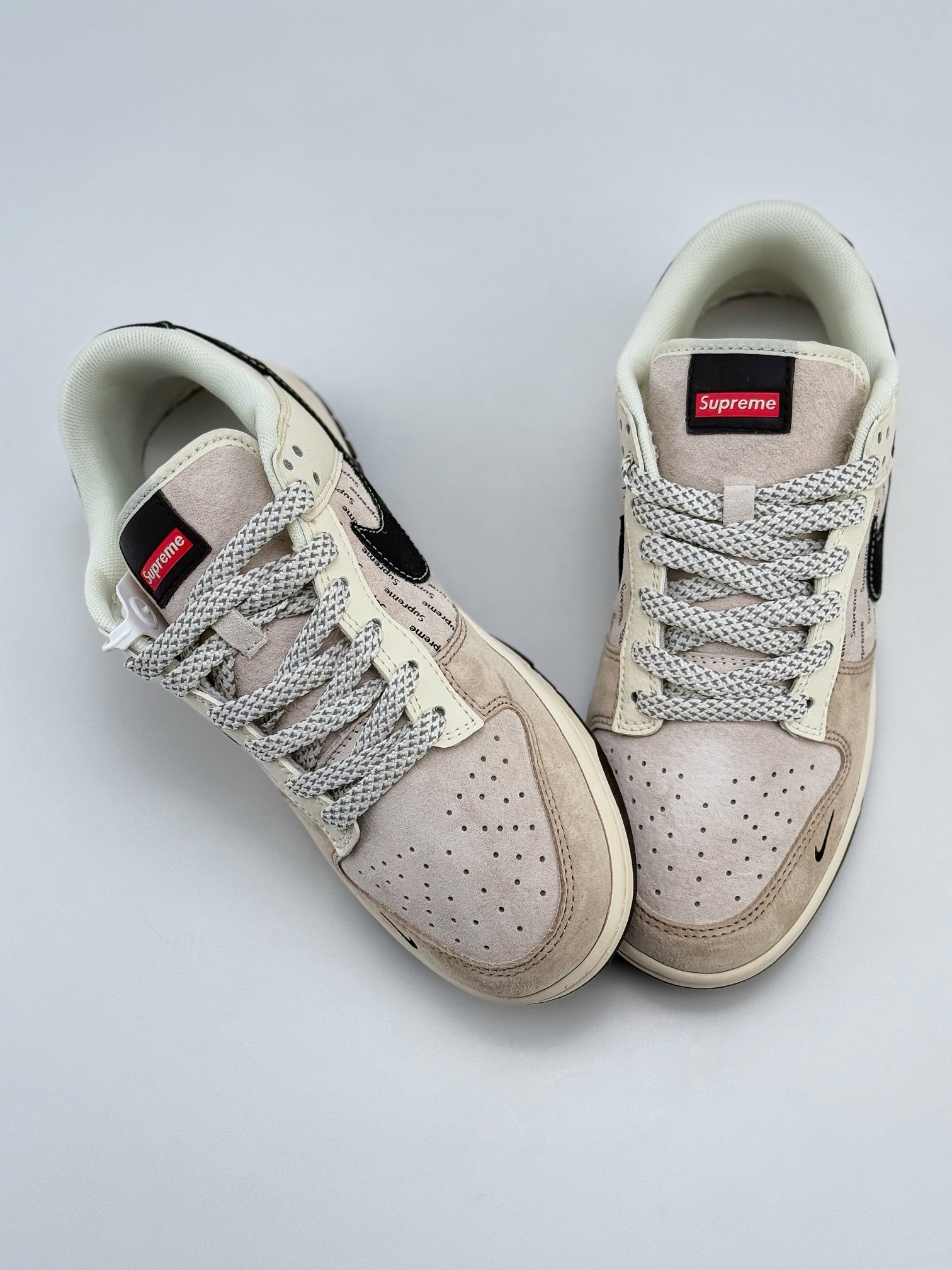 Nike SB Dunk Low x Supreme 米黑小钩满天星  XS1086-003