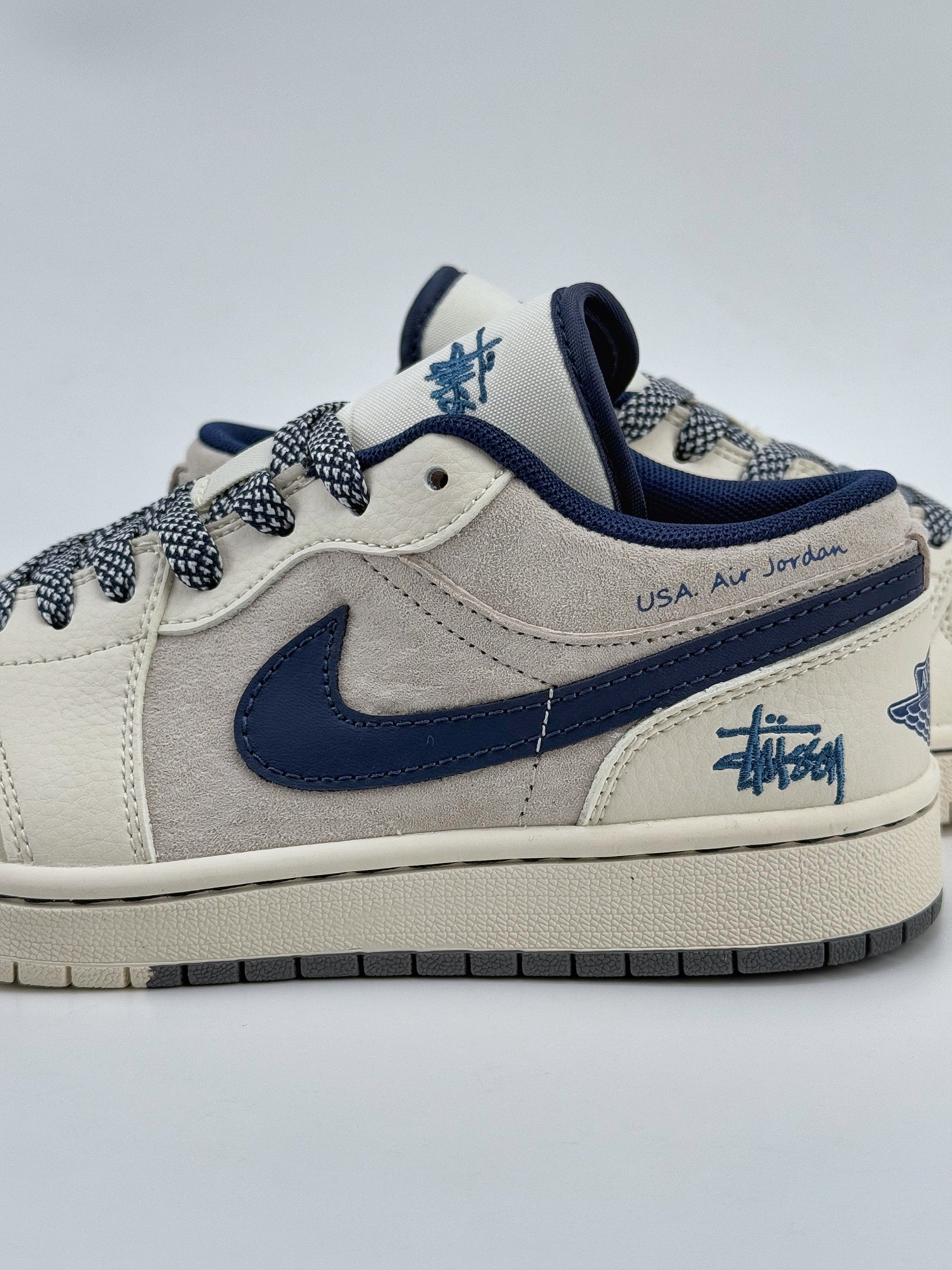 Air Jordan 1 Retro Low x Stussy 米蓝小钩满天星 SJ9950-046