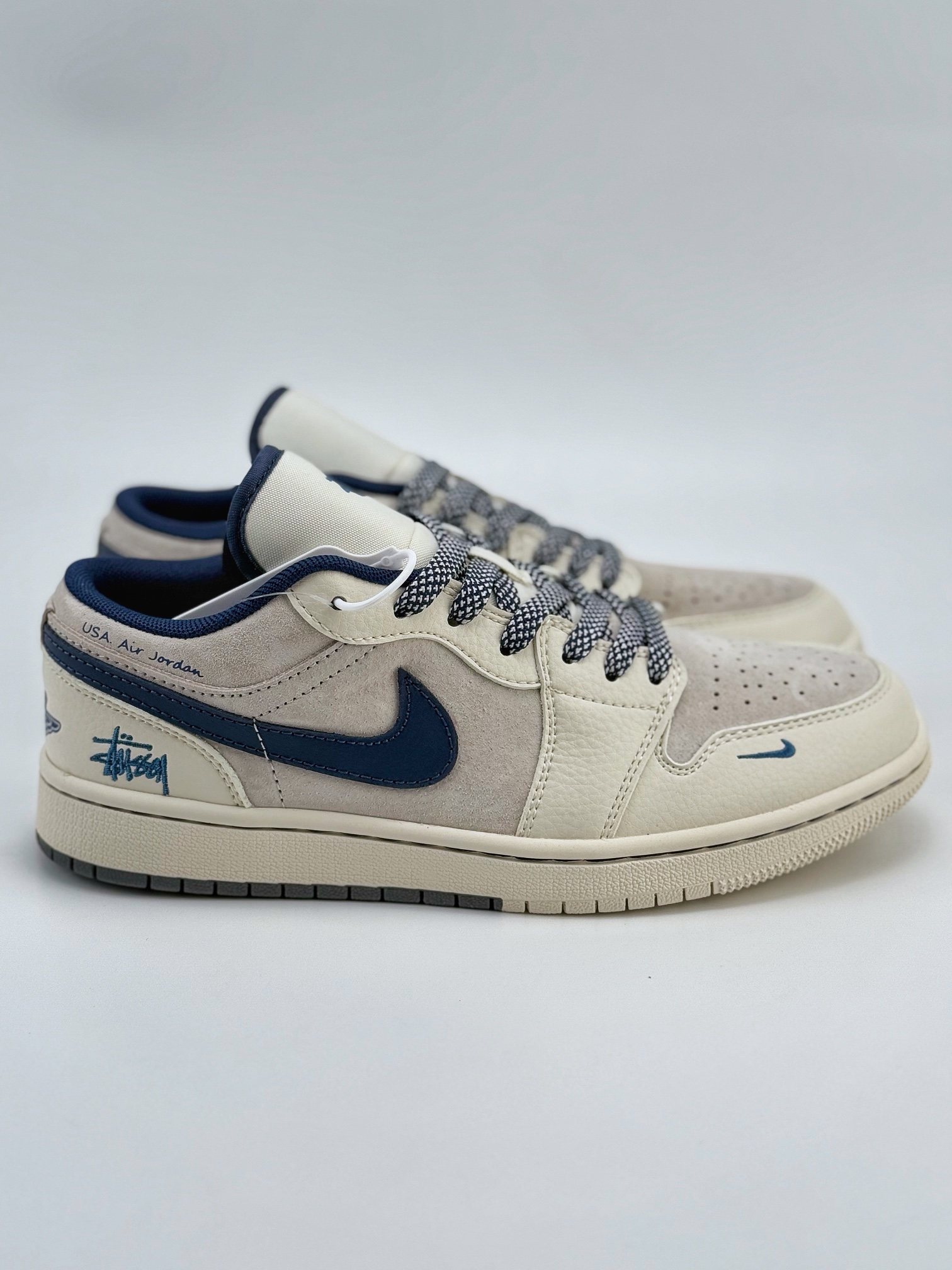 Air Jordan 1 Retro Low x Stussy 米蓝小钩满天星 SJ9950-046