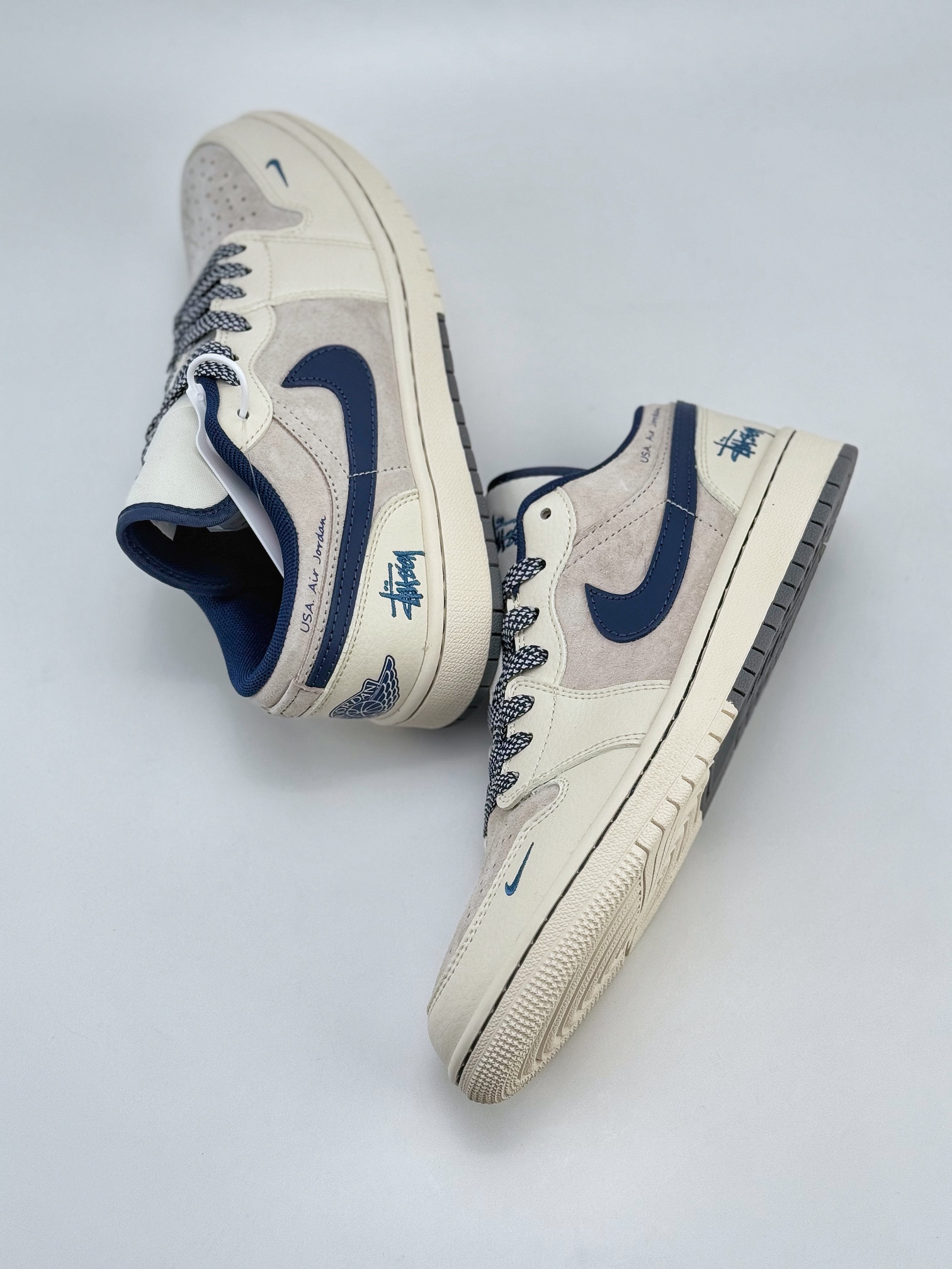 Air Jordan 1 Retro Low x Stussy 米蓝小钩满天星 SJ9950-046