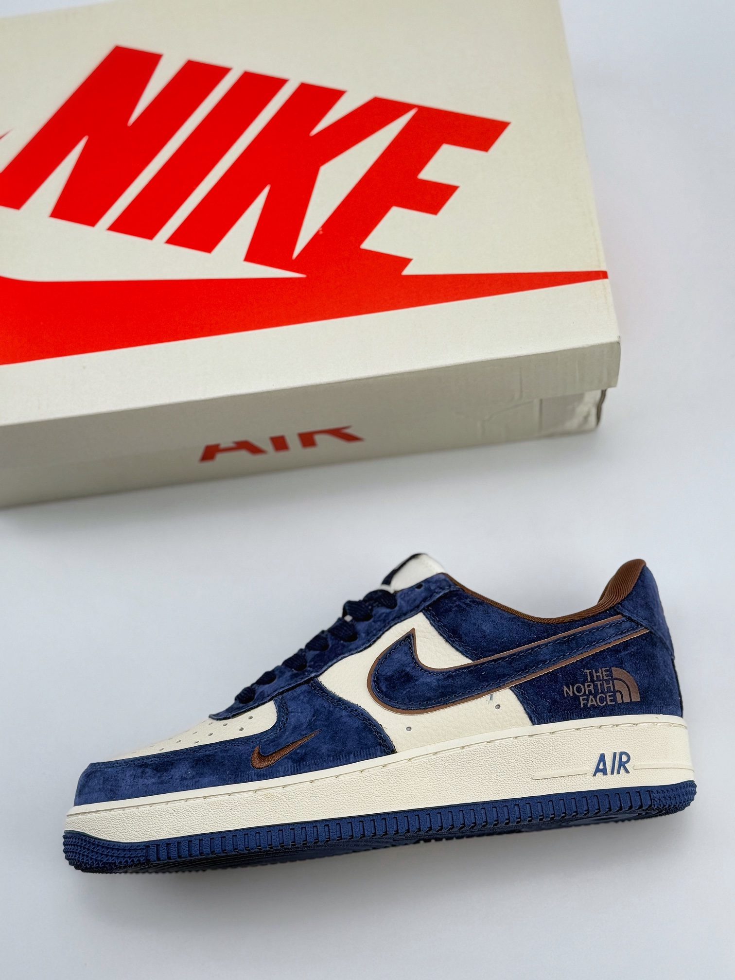 Nike Air Force 1 Low 07 x The North Face 白蓝棕小钩 KK1988-032