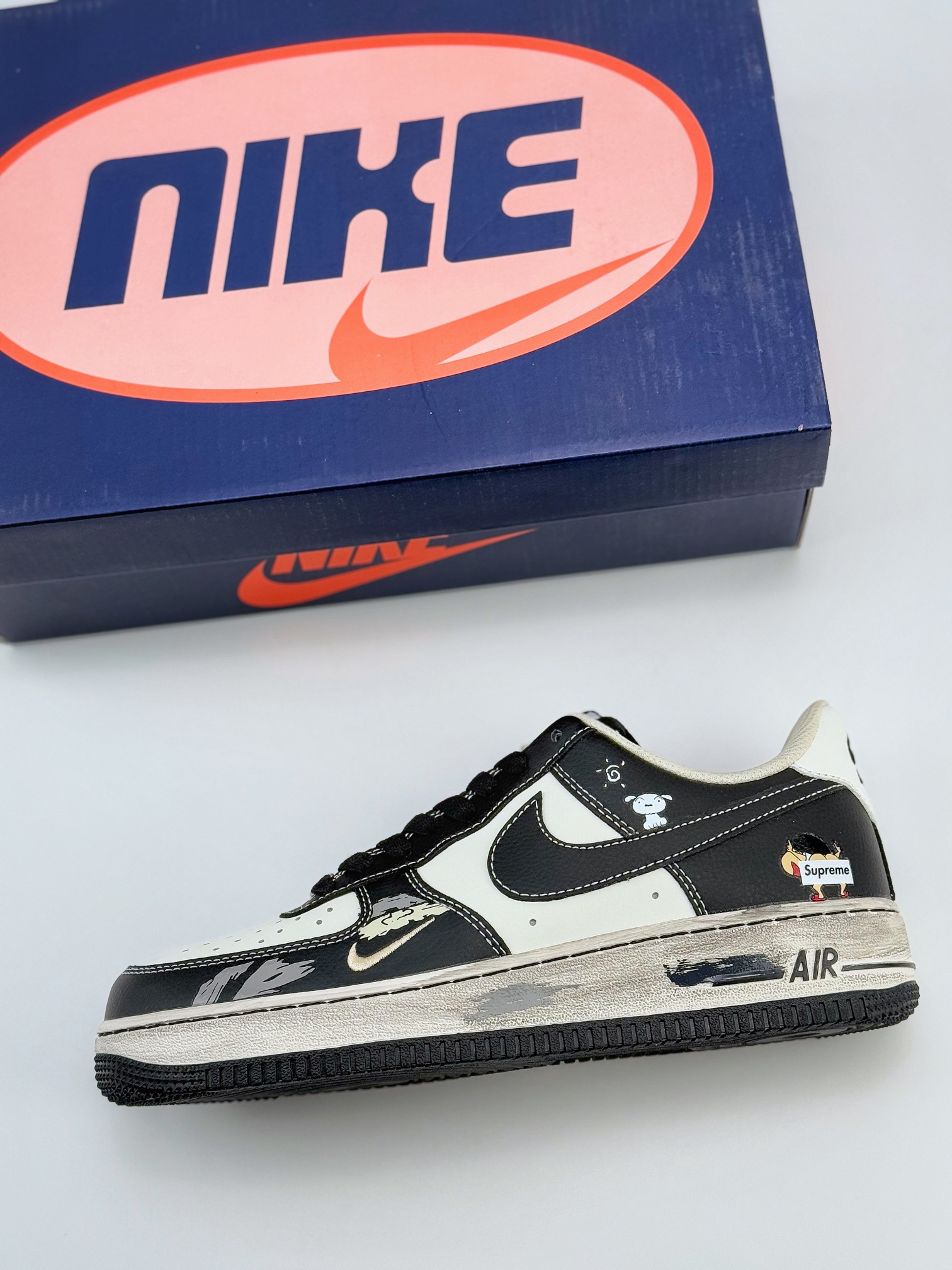 Nike Air Force 1 Low 07 x Supreme 蜡笔小新涂鸦 白黑  DB3301-880