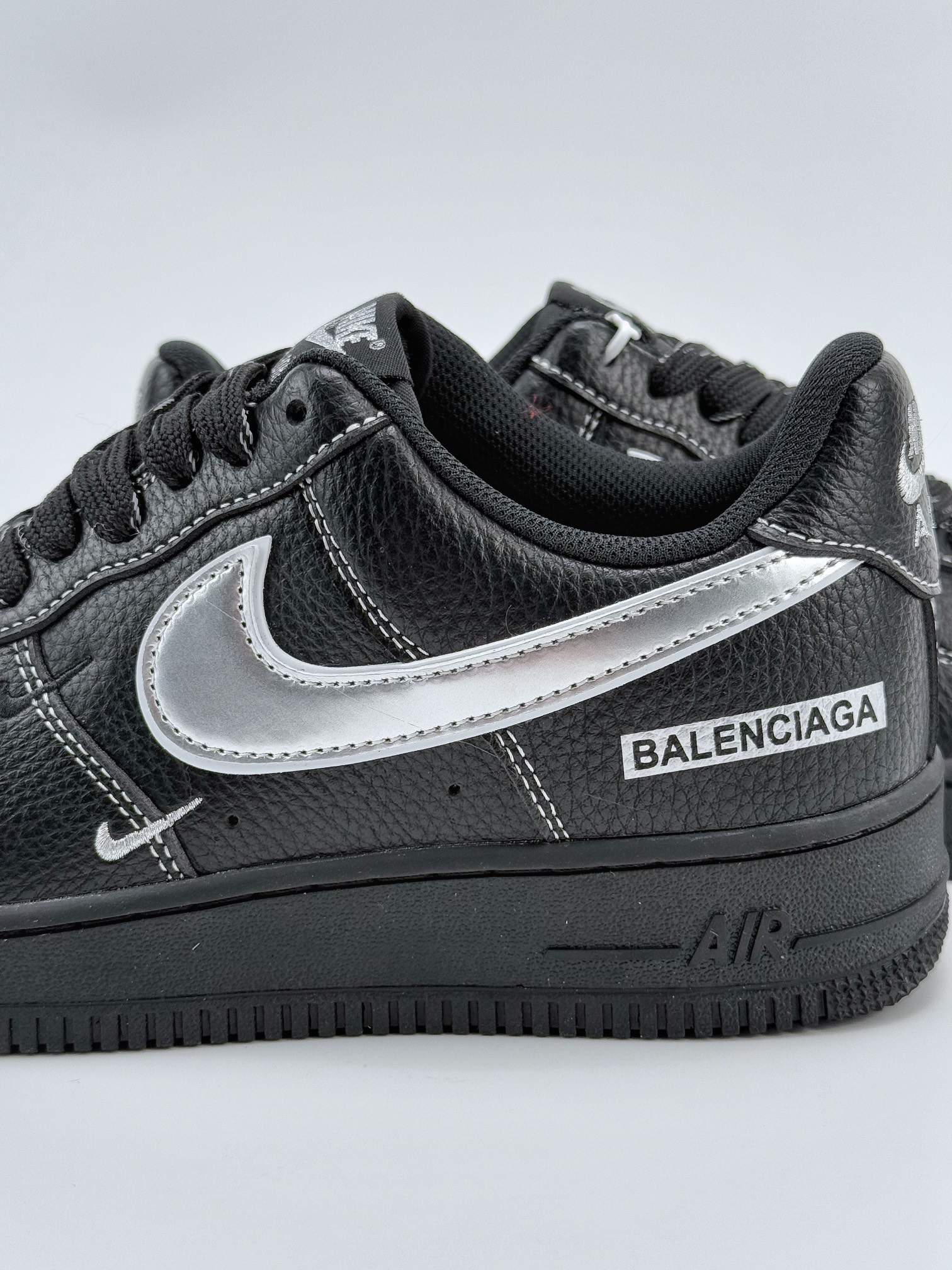 Nike Air Force 1 Low 07 x BALENCIAGA 黑银双小钩  CW2288-111