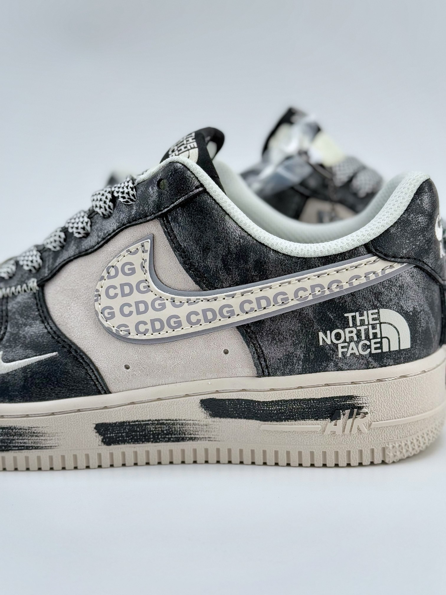 Nike Air Force 1 Low 07 x The North Face x CDG 灰黑小钩满天星 DM6688-008