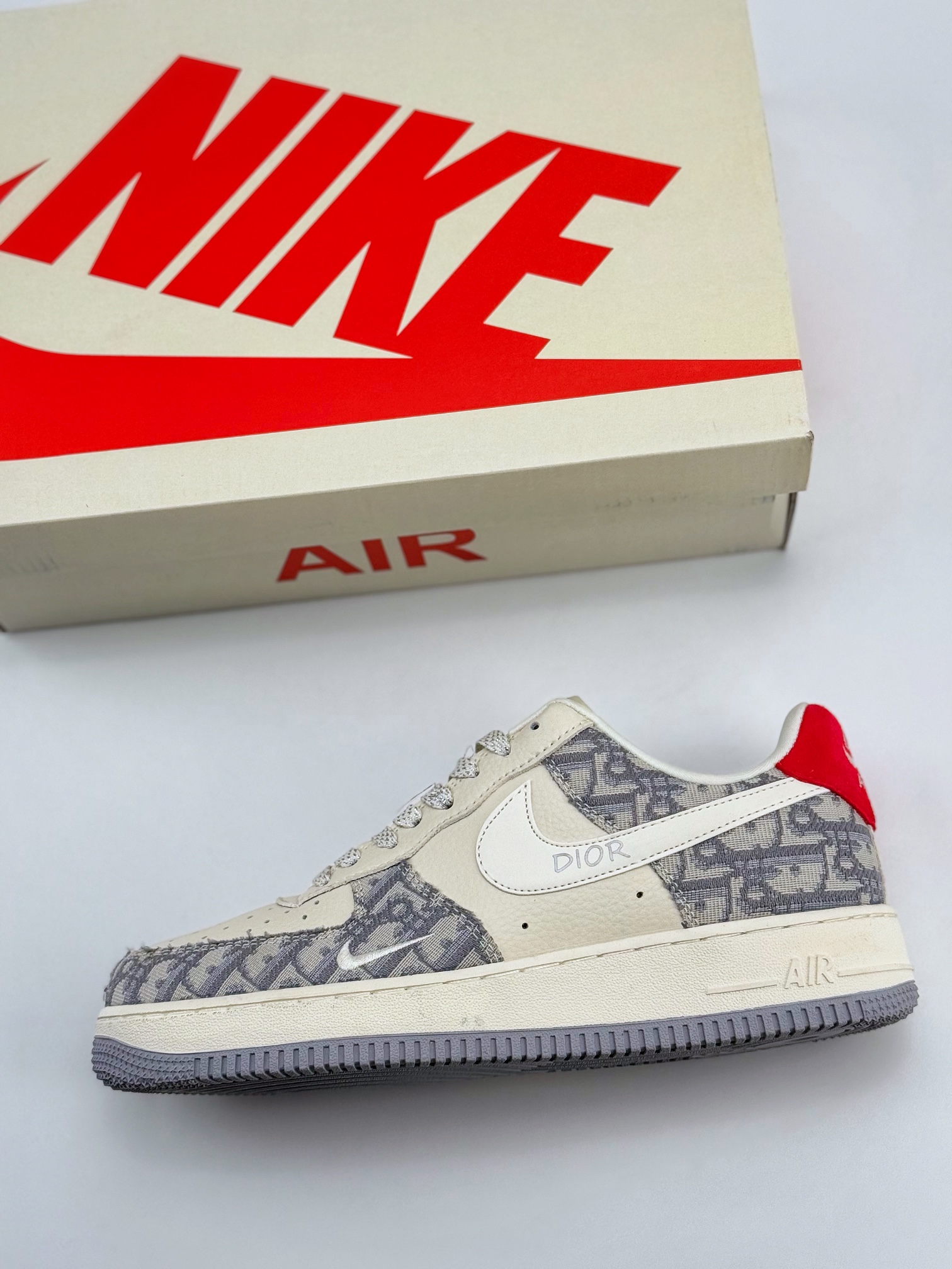 Nike Air Force 1 Low 07 x DIOR 米灰红小钩满天星 DF0188-021