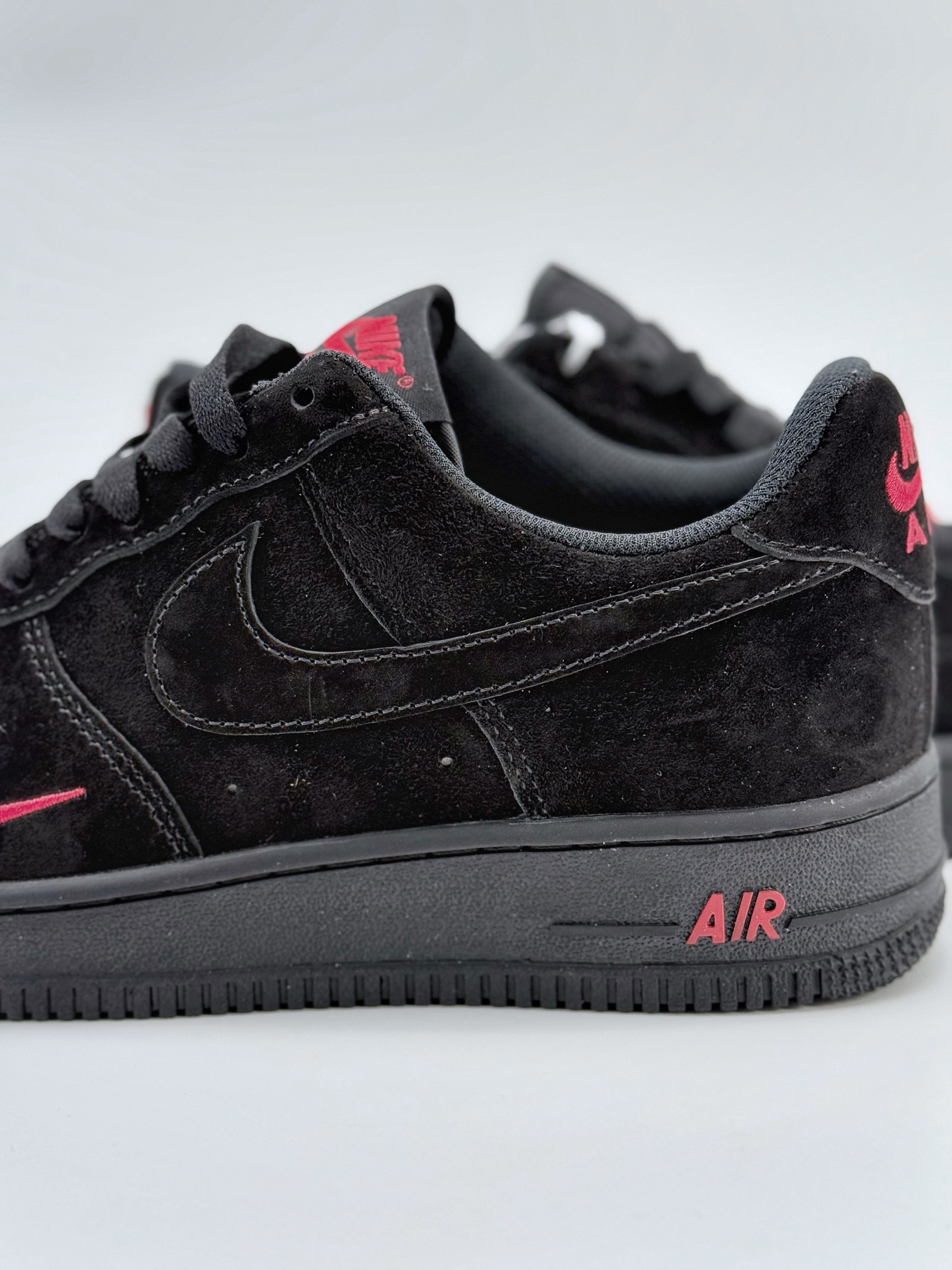 Nike Air Force 1 Low 07 黑红小钩 CW2288-111