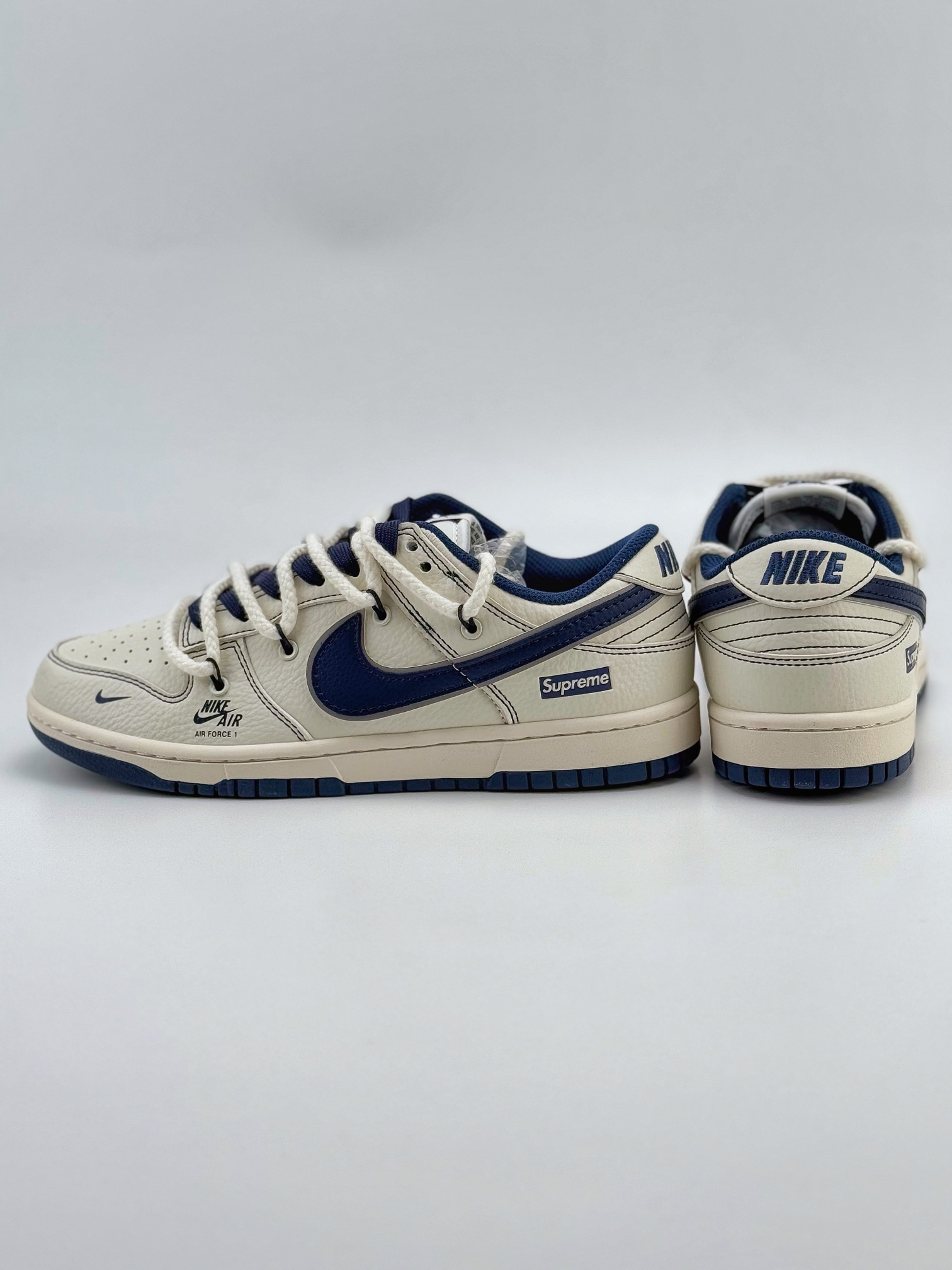 Nike SB Dunk Low x Supreme 米蓝小钩绑带  XX2025-568