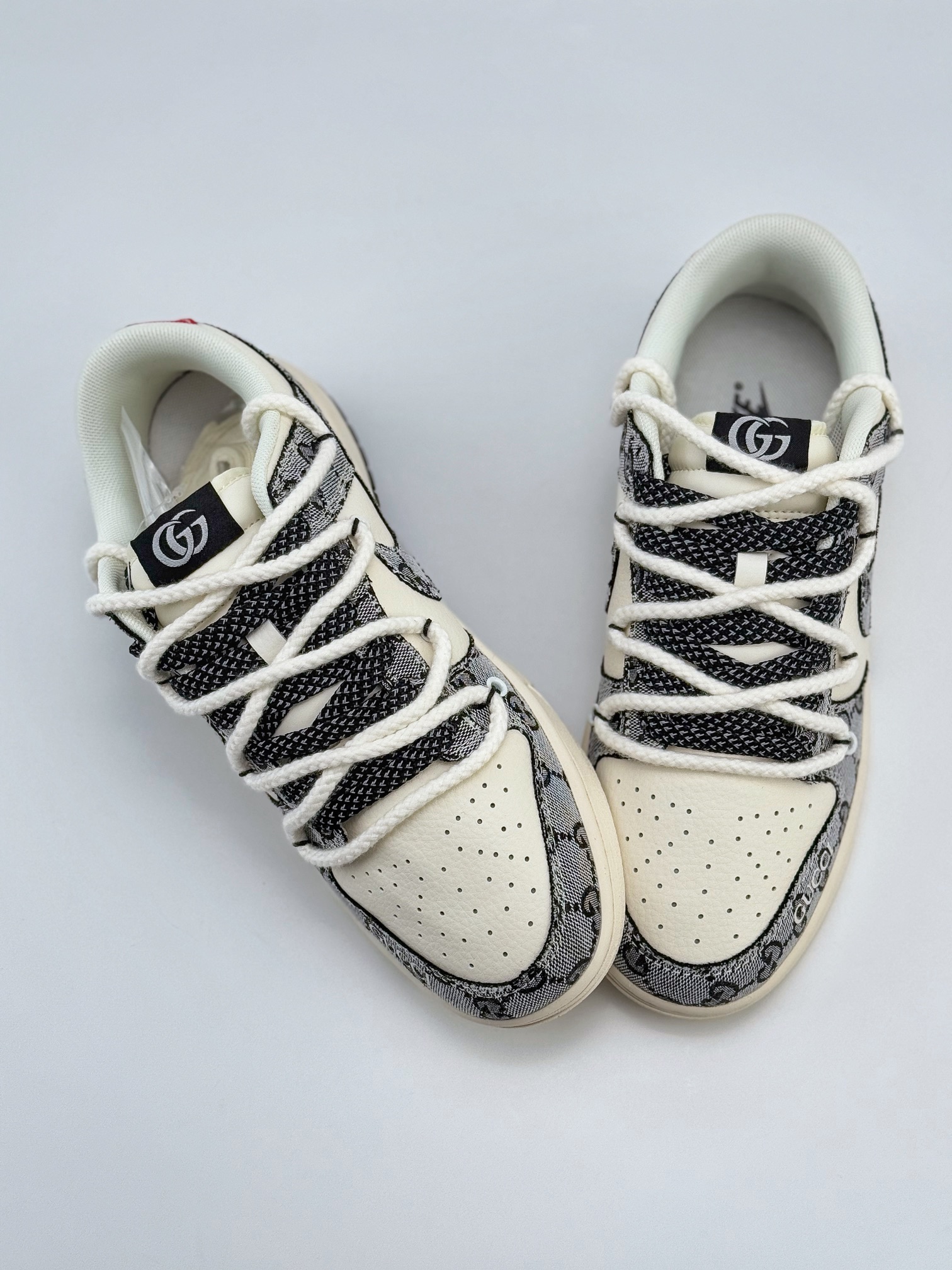 Nike SB Dunk Low x GUCCI 白黑绑带满天星 YX5066-215