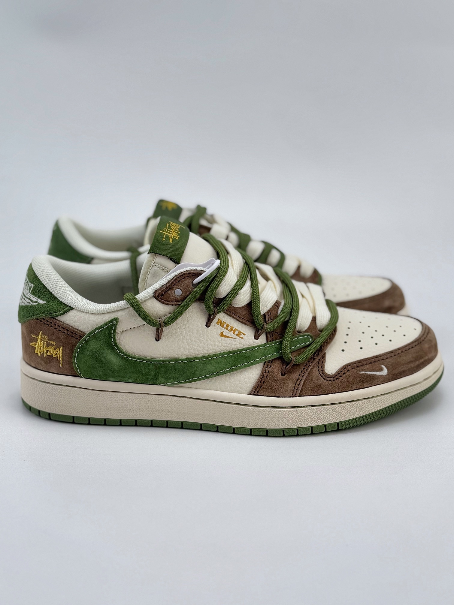 Travis Scott x Nike Air Jordan 1 Low x Stussy Air Jordan 1 Low 反转米棕绿小钩绑带倒钩 XS3186-202