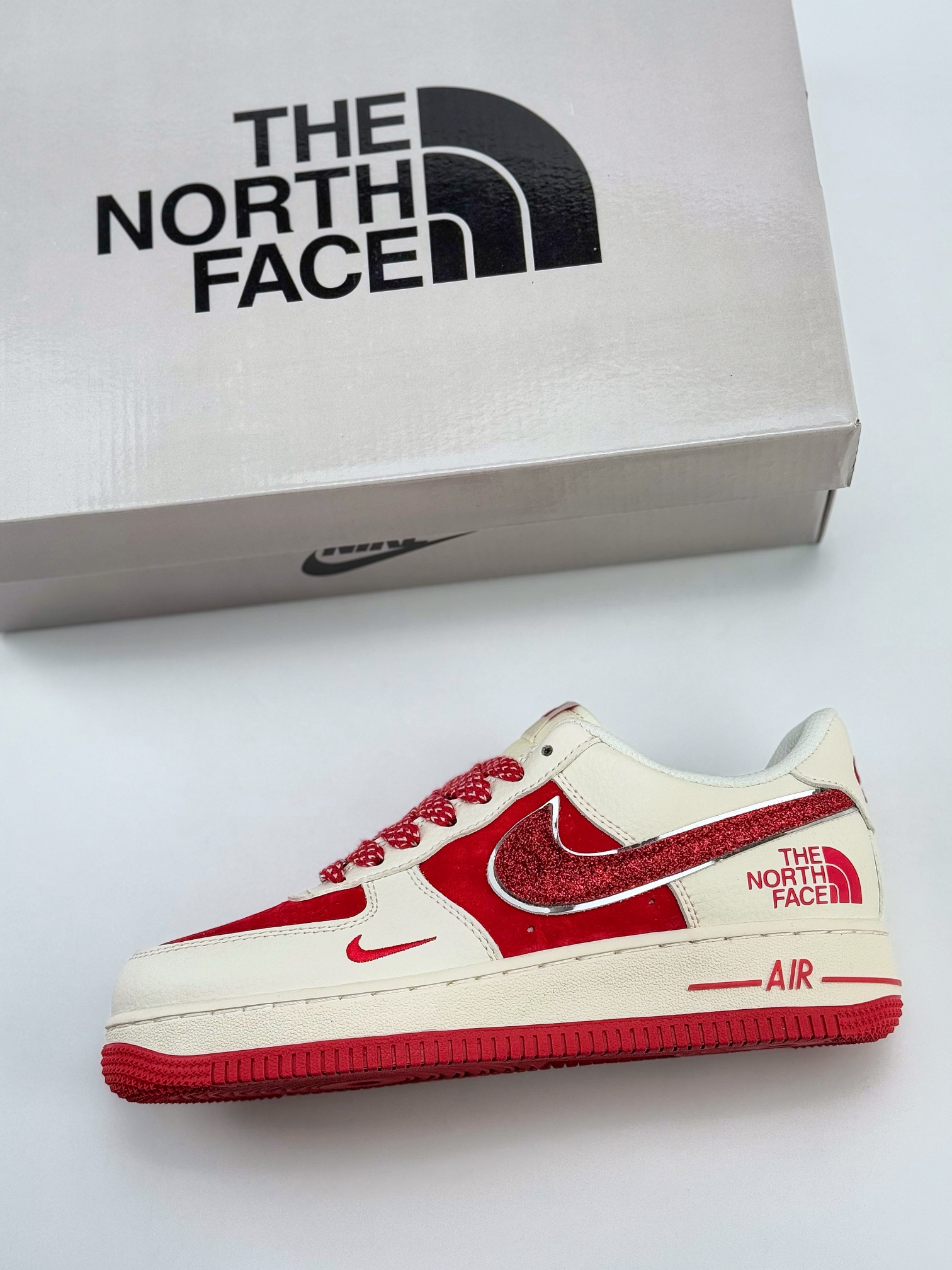 Nike Air Force 1 Low 07 x The North Face 白红小钩满天星  QY6818-522