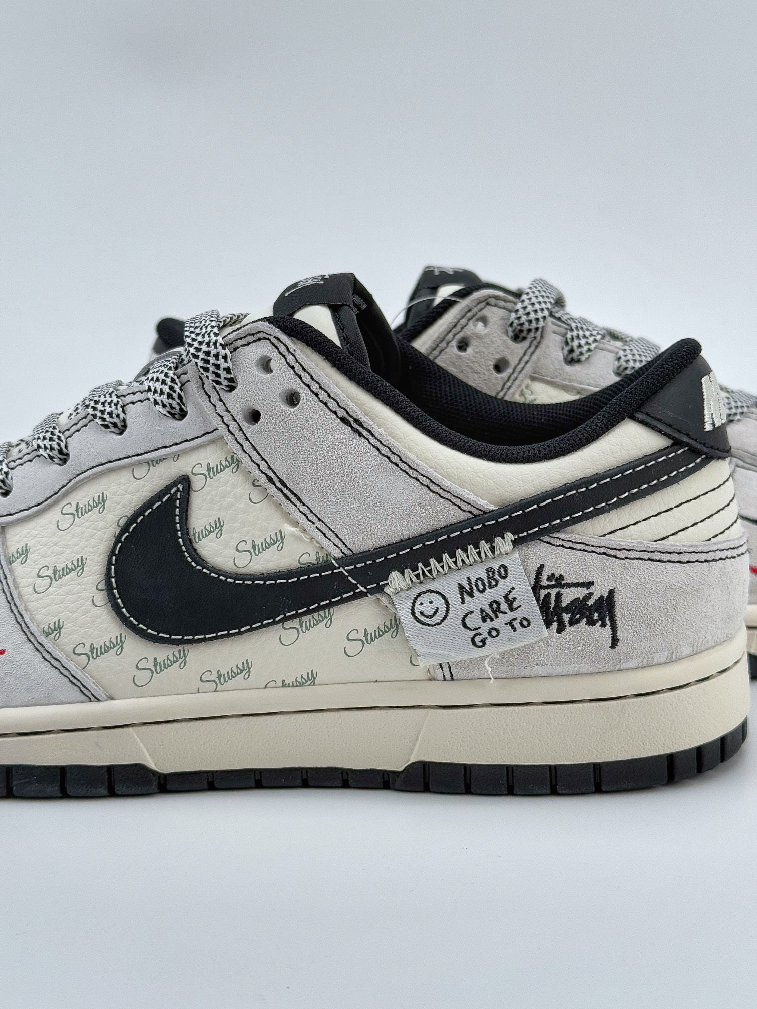 Nike SB Dunk Low x Stussy 白黑双小钩满天星  YX5066-220