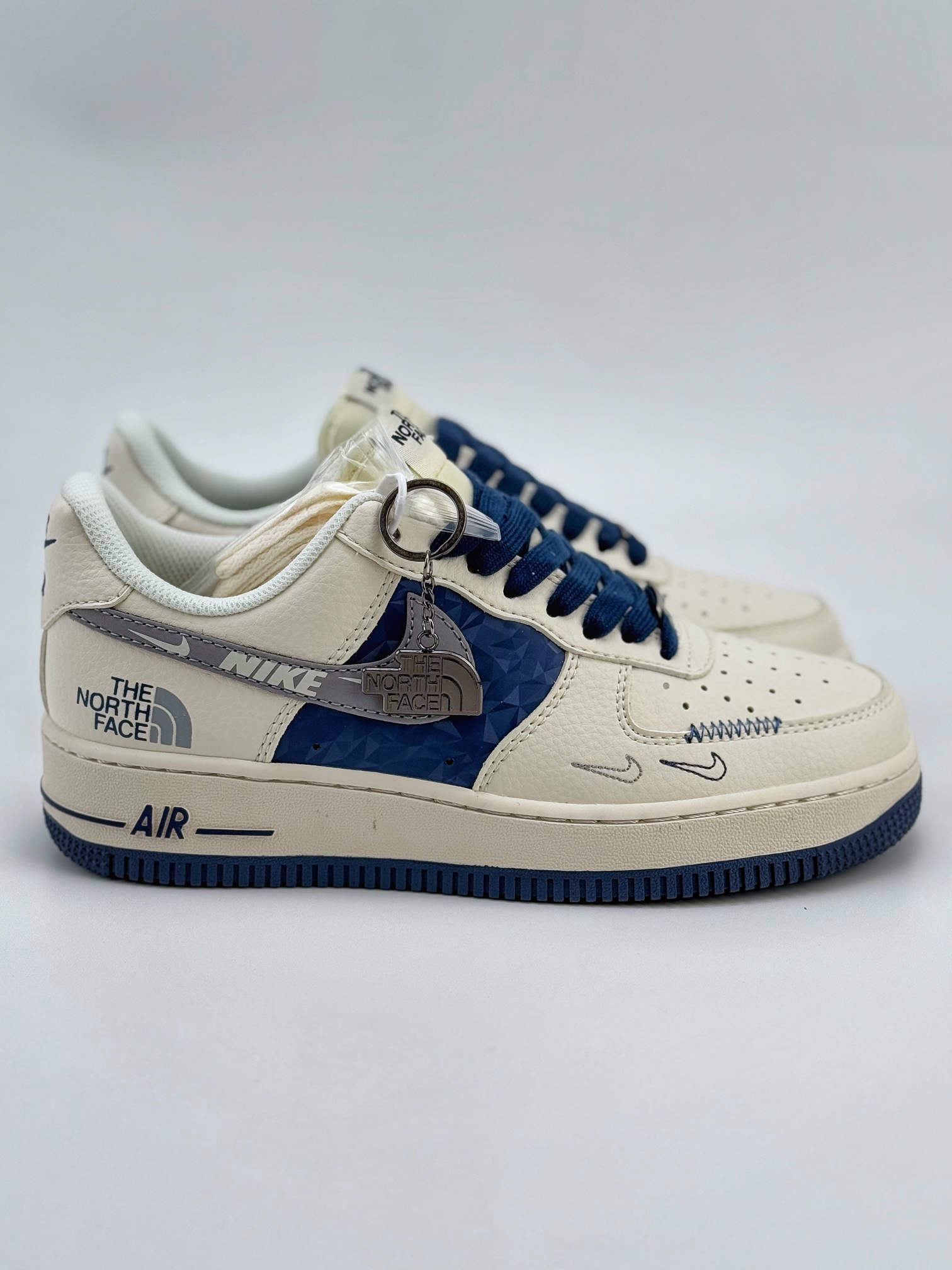 Nike Air Force 1 Low 07 x The North Face 白蓝三小钩  DM6688-001