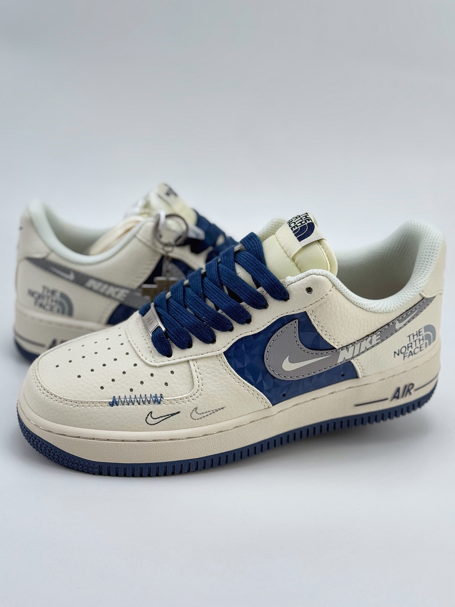 Nike Air Force 1 Low 07 x The North Face 白蓝三小钩  DM6688-001