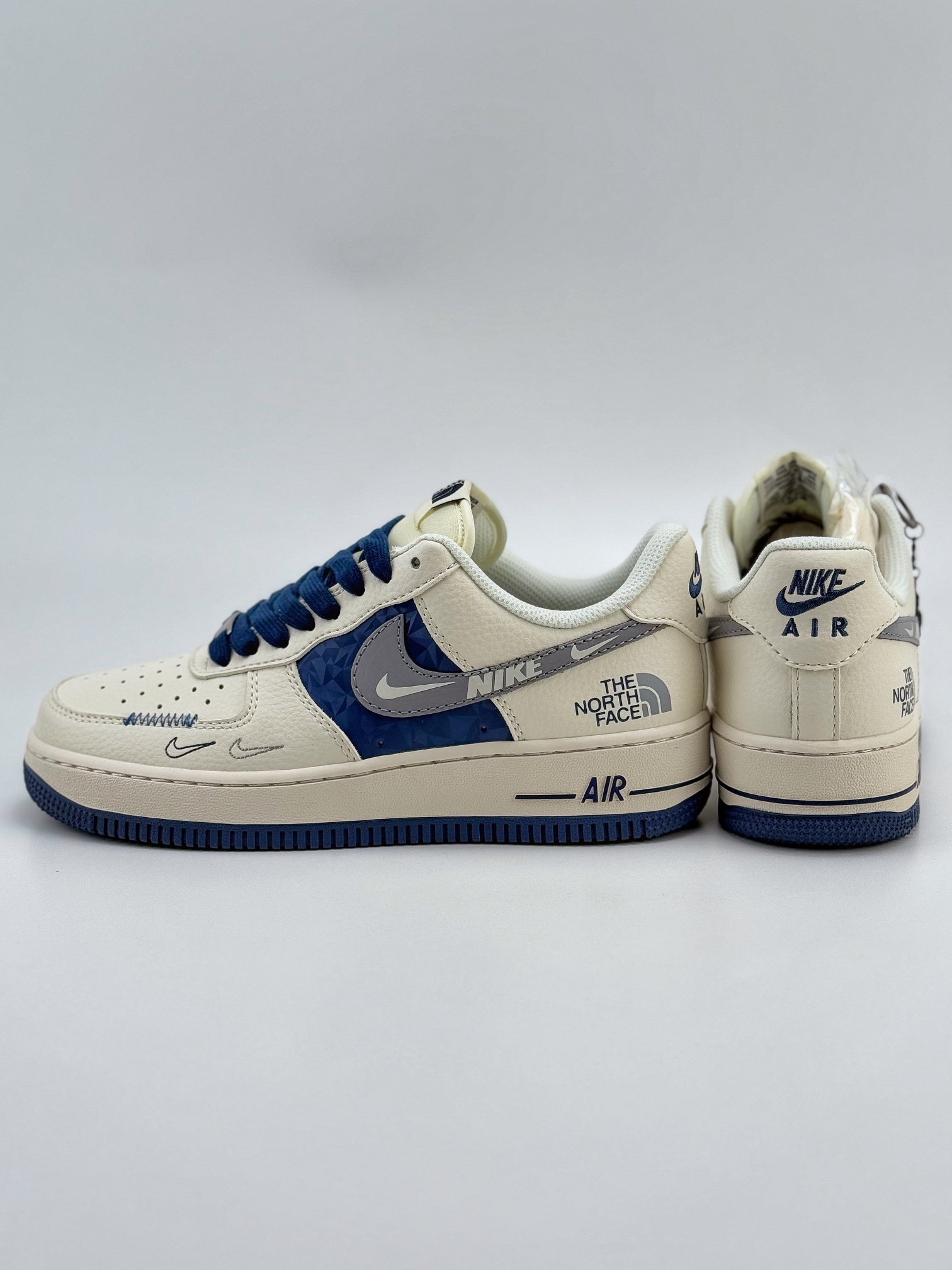 Nike Air Force 1 Low 07 x The North Face 白蓝三小钩  DM6688-001