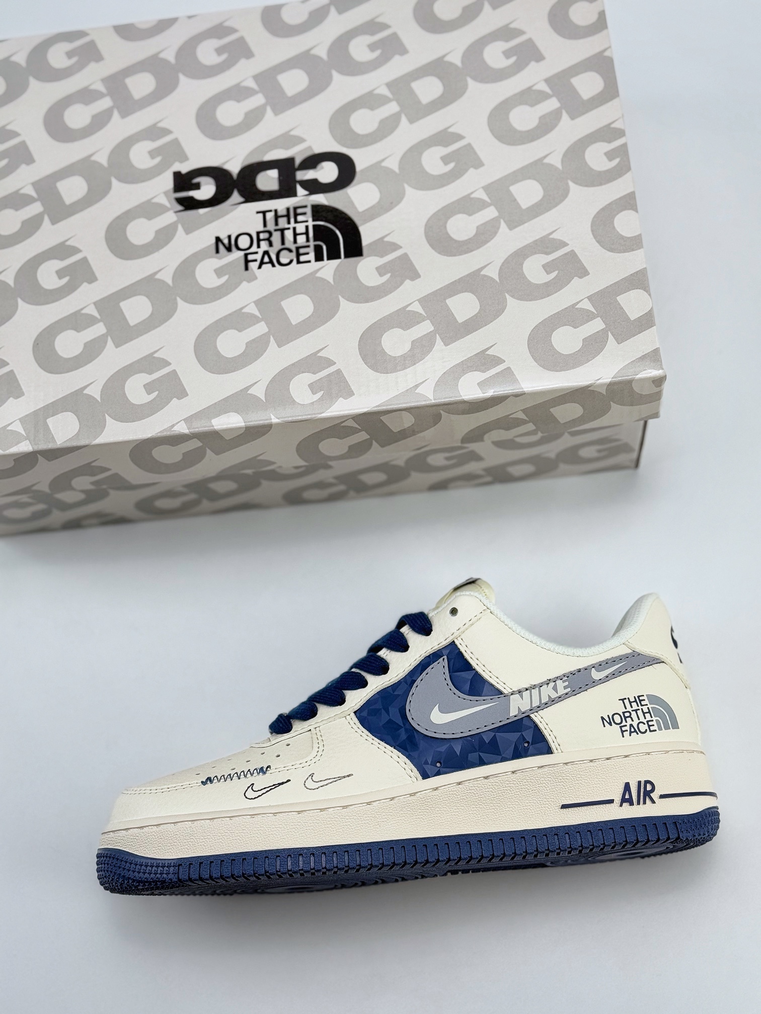 Nike Air Force 1 Low 07 x The North Face 白蓝三小钩  DM6688-001