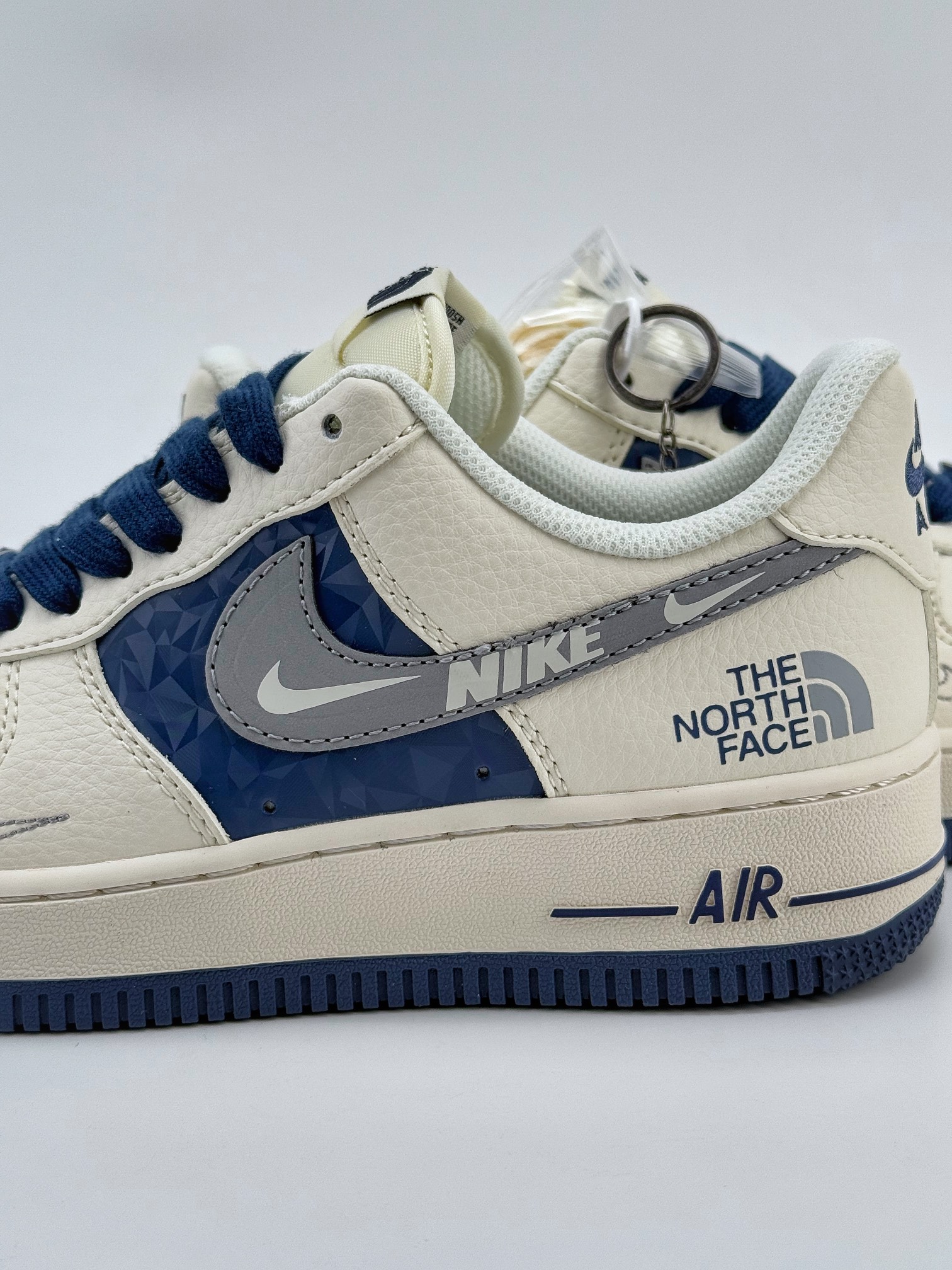 Nike Air Force 1 Low 07 x The North Face 白蓝三小钩  DM6688-001