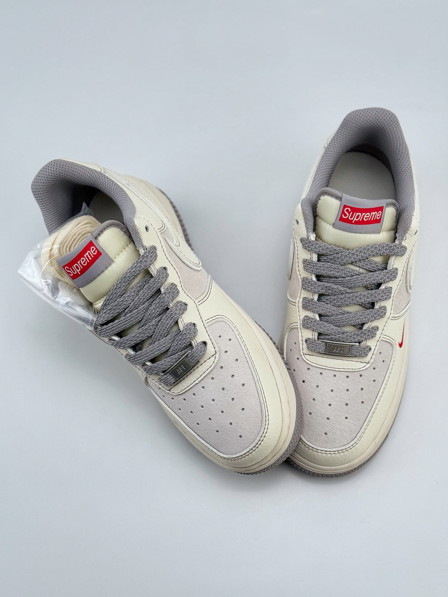 Nike Air Force 1 Low 07 x Supreme 白灰红小钩满天星  BB7518-011