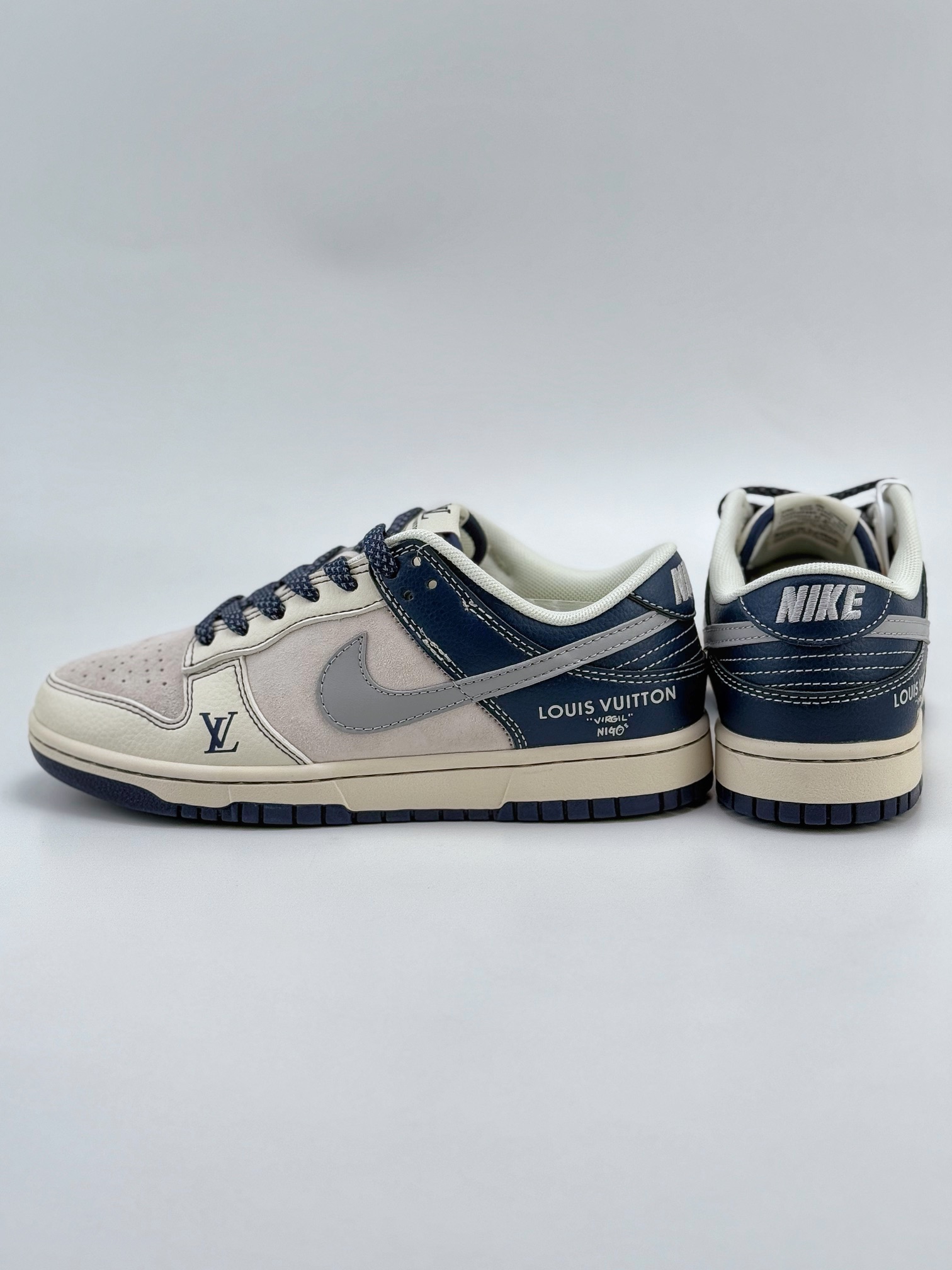 NIKE SB Dunk Low x Louis Vuitton 灰蓝满天星   XF8698-023