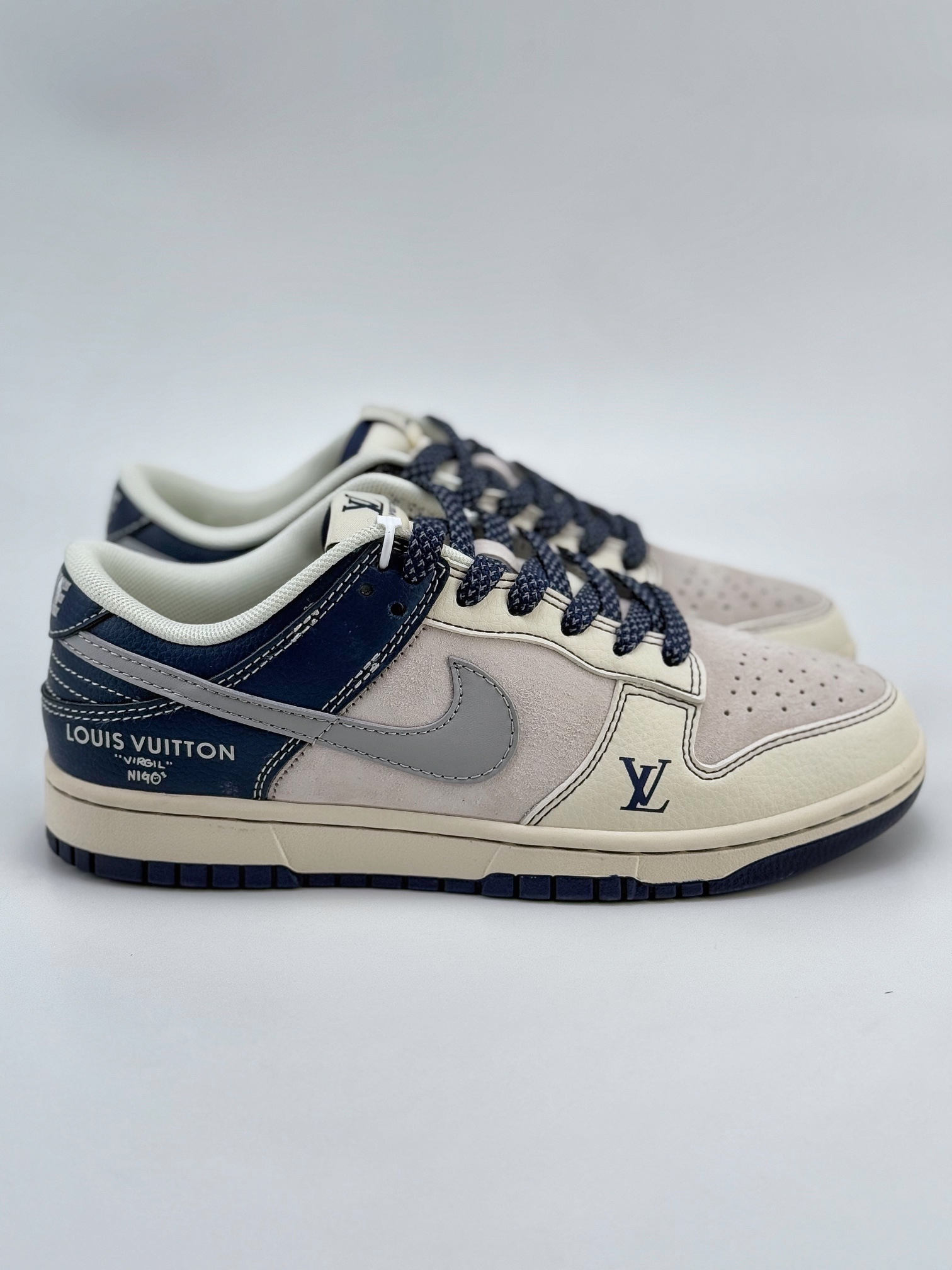 NIKE SB Dunk Low x Louis Vuitton 灰蓝满天星   XF8698-023