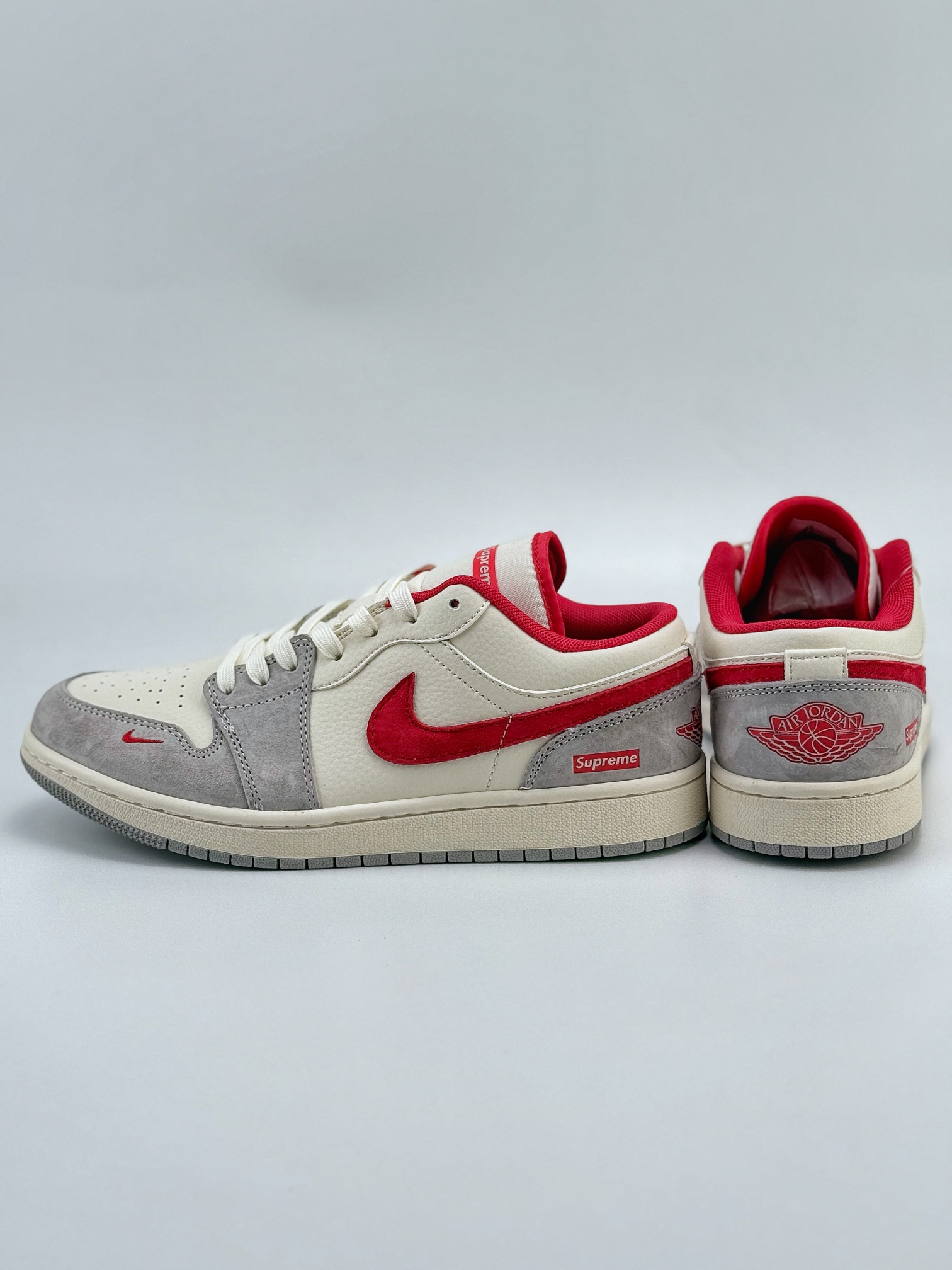 Air Jordan 1 Retro Low x Supreme 米灰红小钩 SJ9950-024