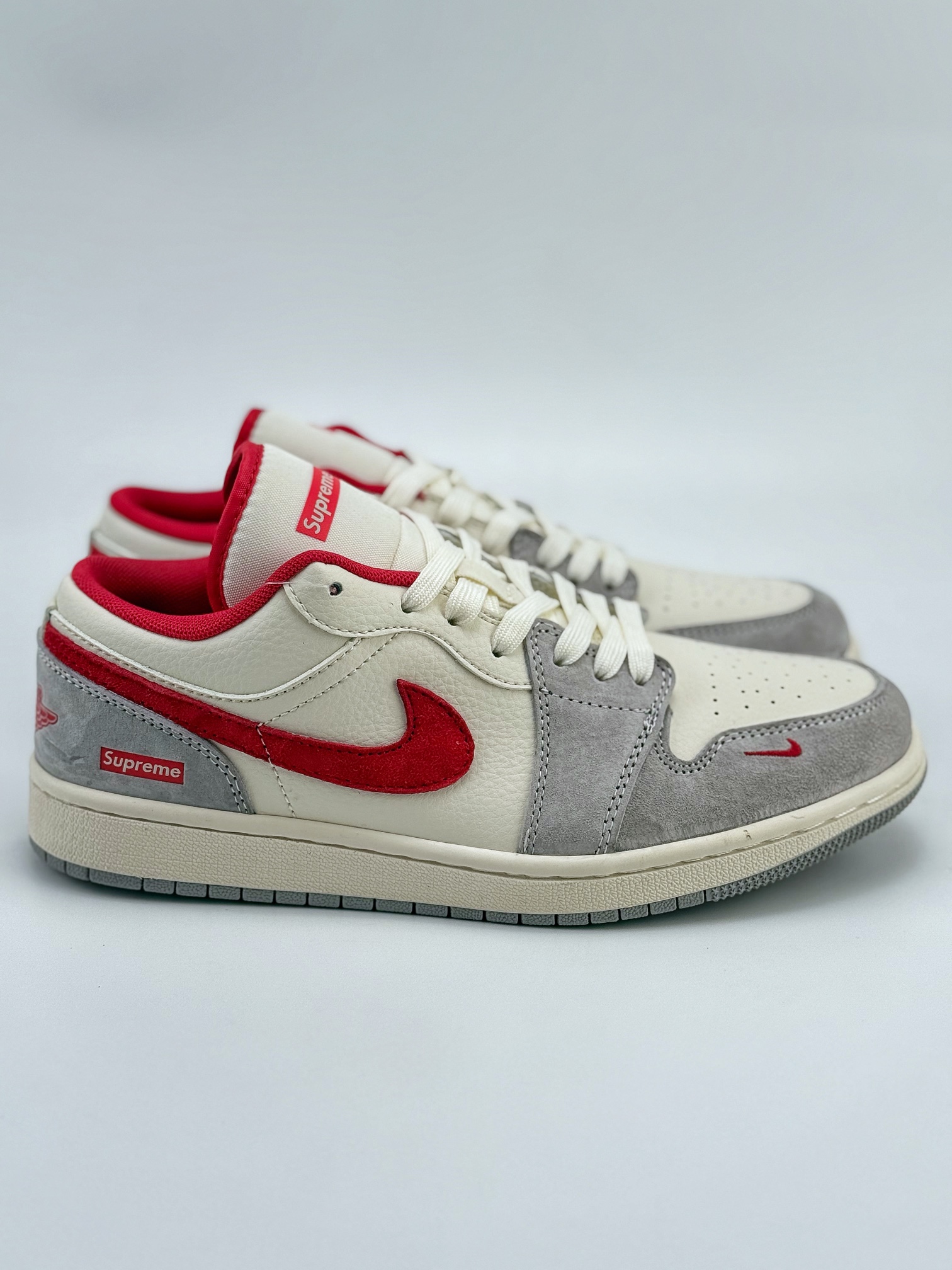 Air Jordan 1 Retro Low x Supreme 米灰红小钩 SJ9950-024