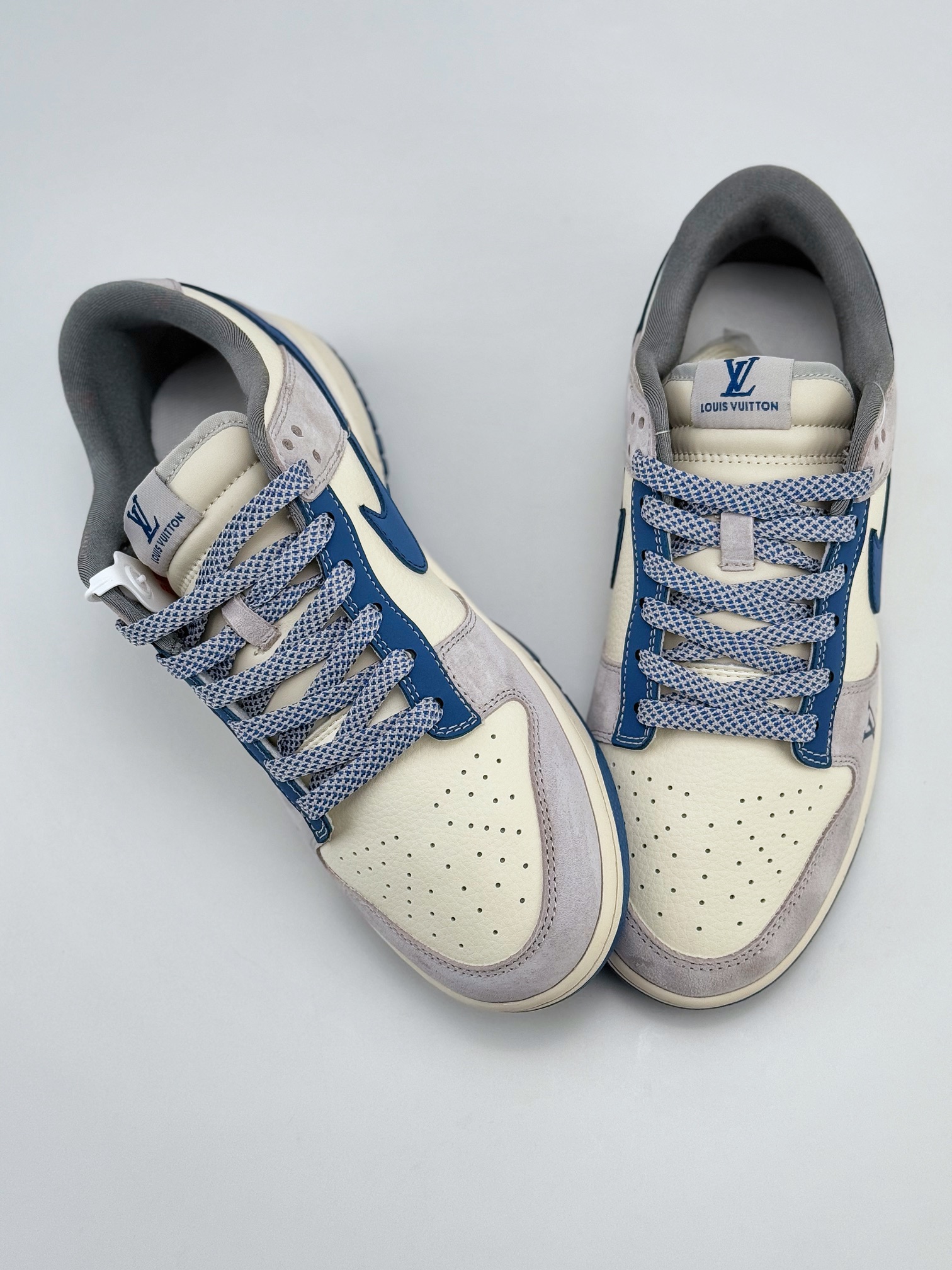 Nike SB Dunk Low x Louis Vuitton 灰蓝满天星 XF8698-022